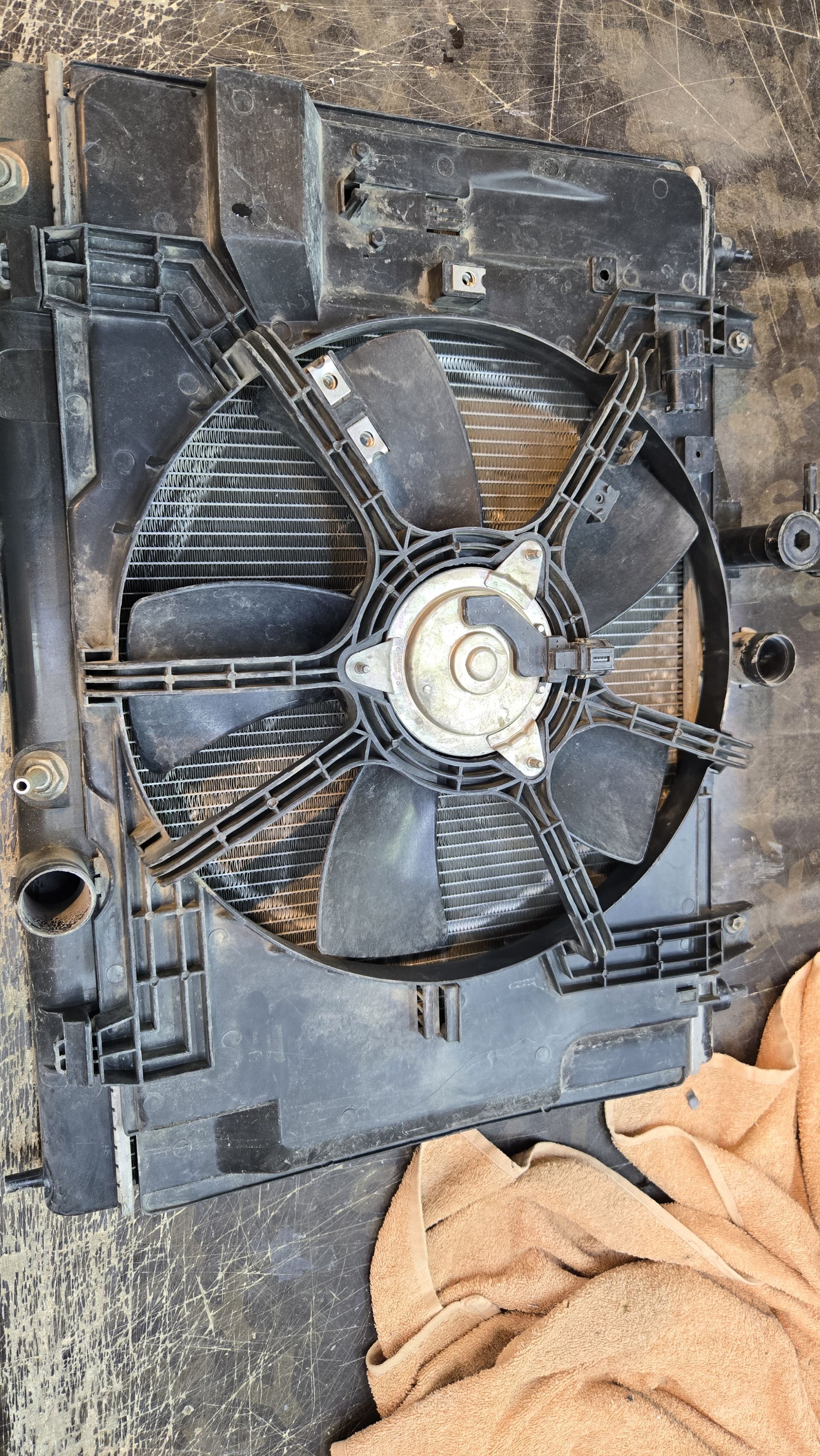 Nissan radiator 750 TMT - Bedew - img 1