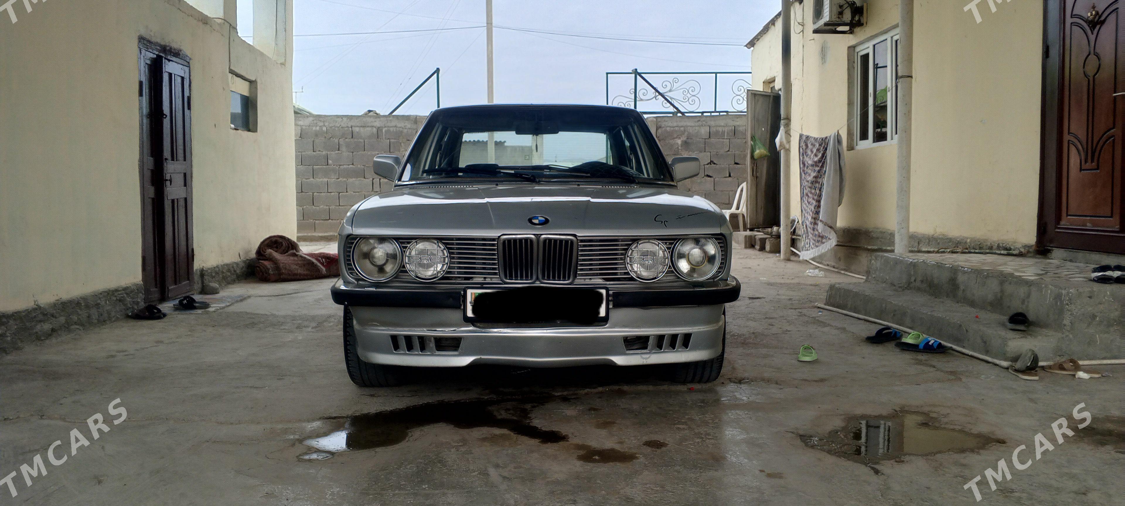BMW 535 1984 - 40 000 TMT - Büzmeýin - img 1