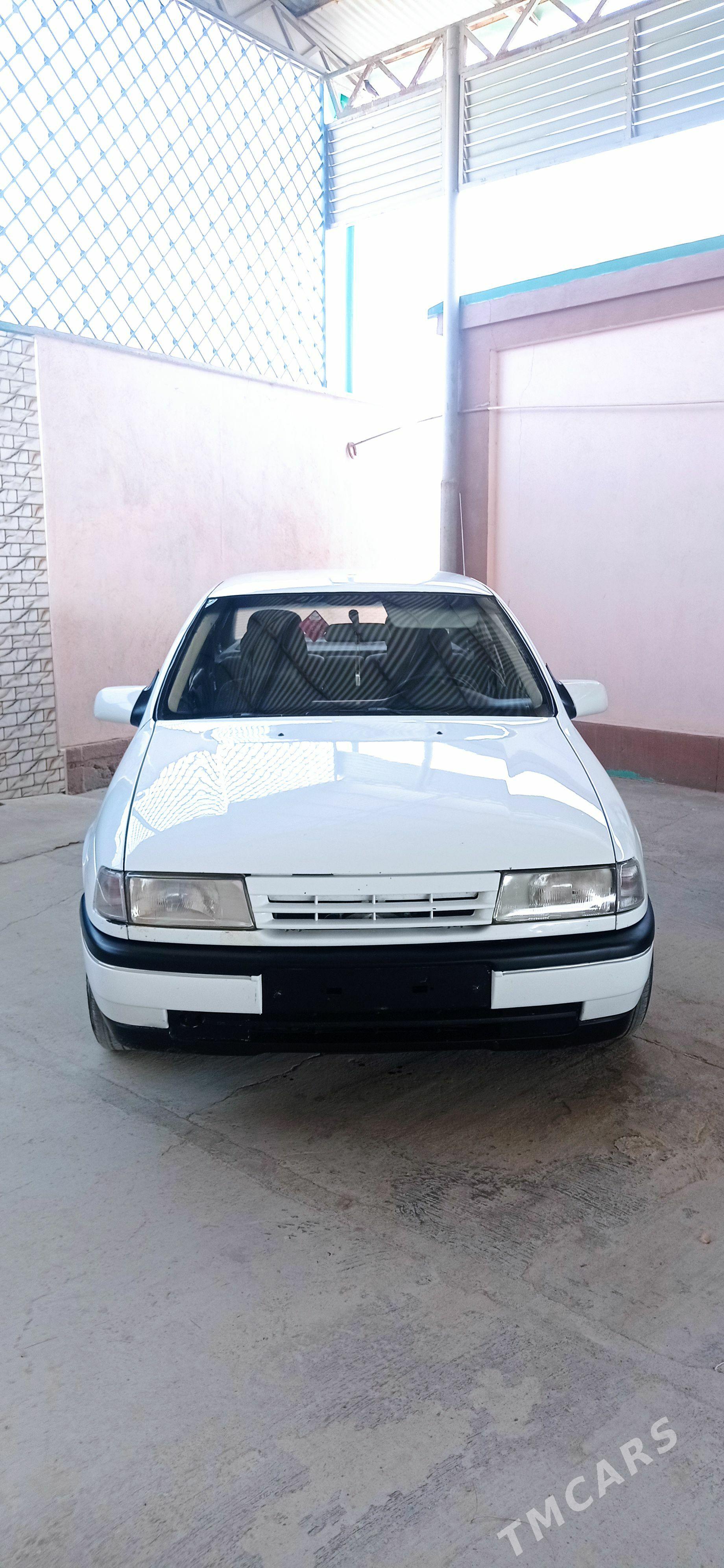 Opel Vectra 1992 - 42 000 TMT - Bäherden - img 1