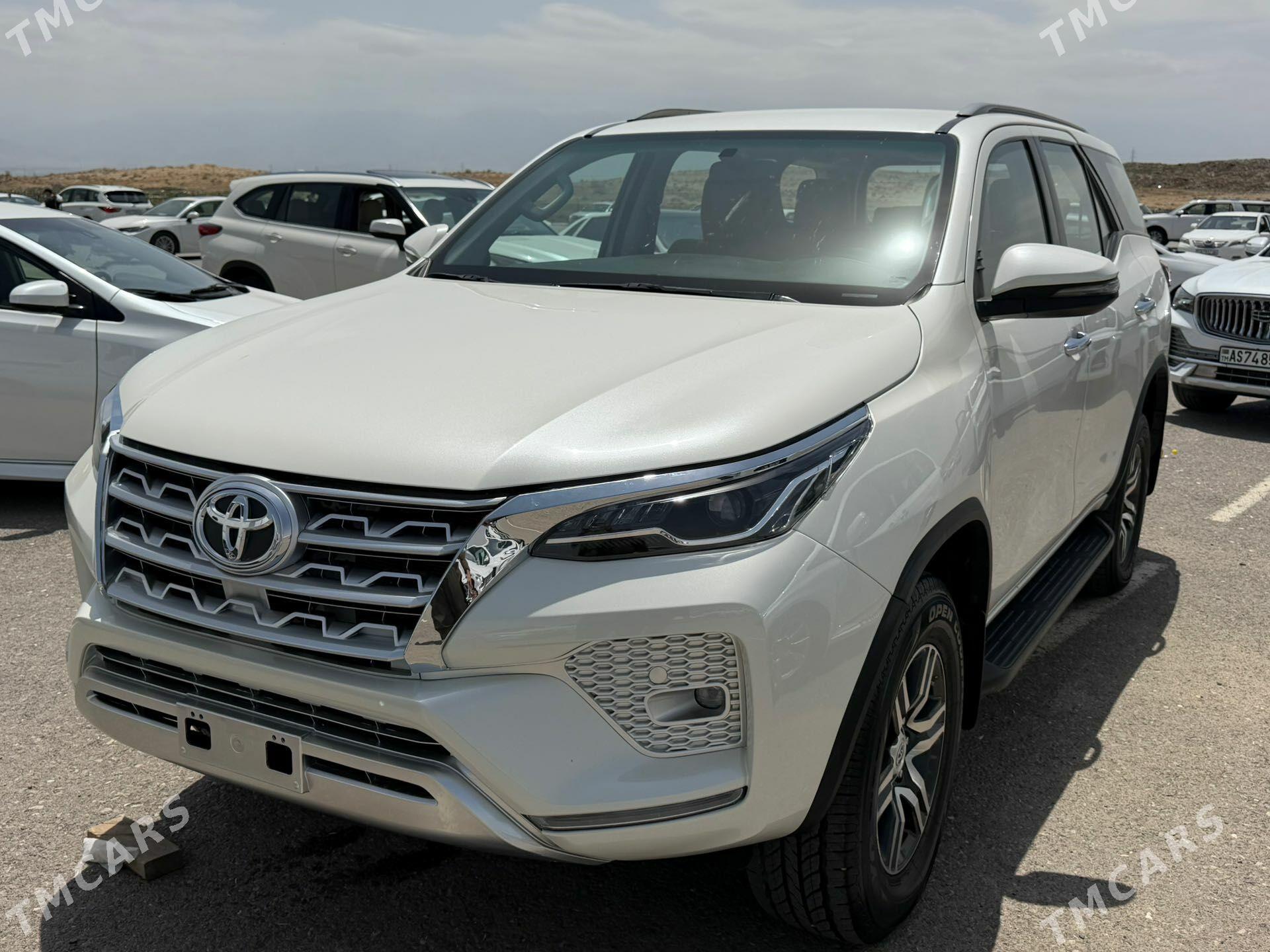 Toyota Fortuner 2022 - 640 000 TMT - Ашхабад - img 1