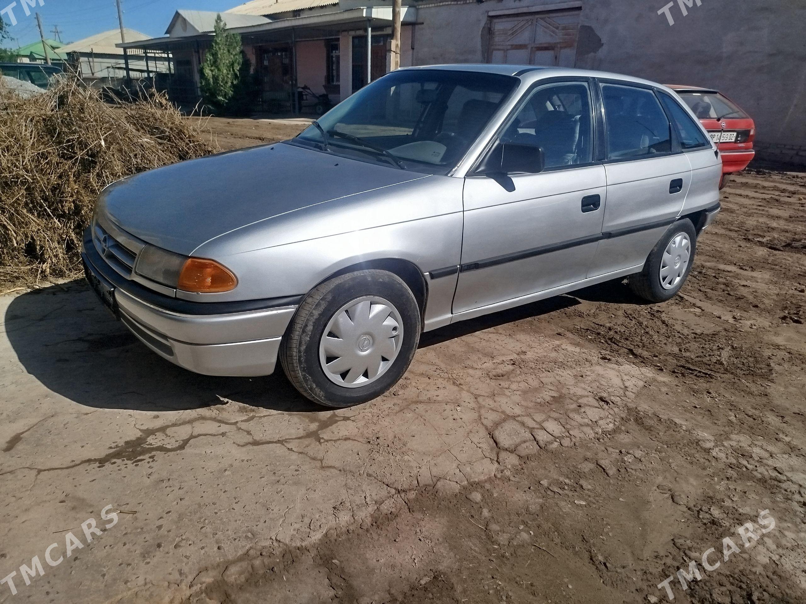 Opel Astra 1994 - 40 000 TMT - Шабатский этрап - img 1