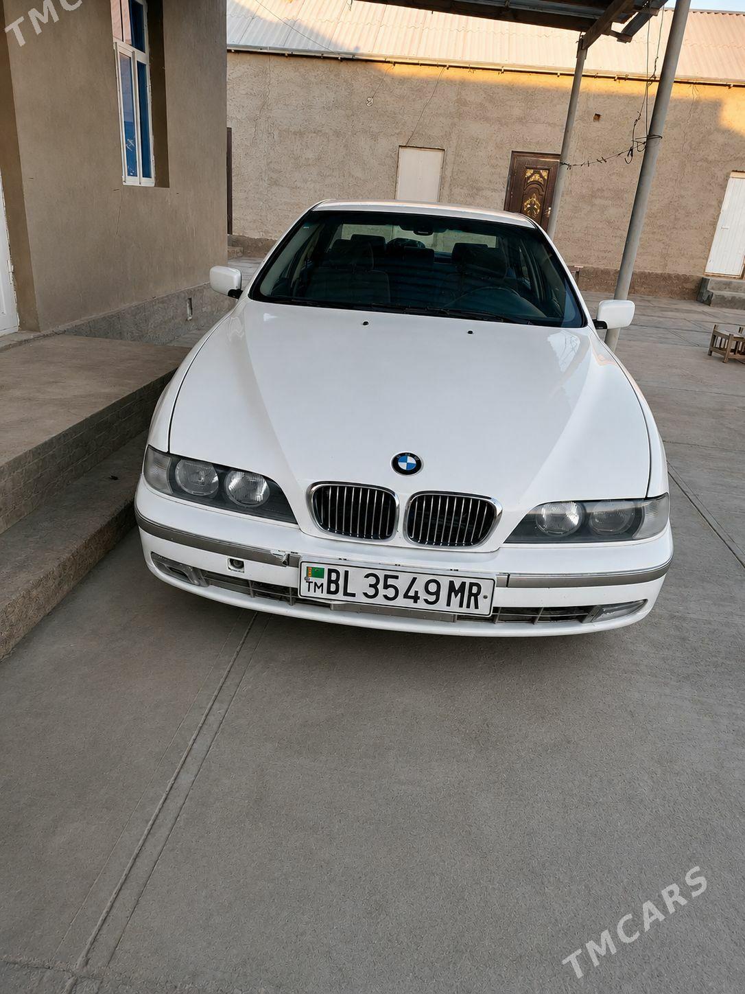 BMW 5 Series 2002 - 105 000 TMT - Ёлётен - img 1