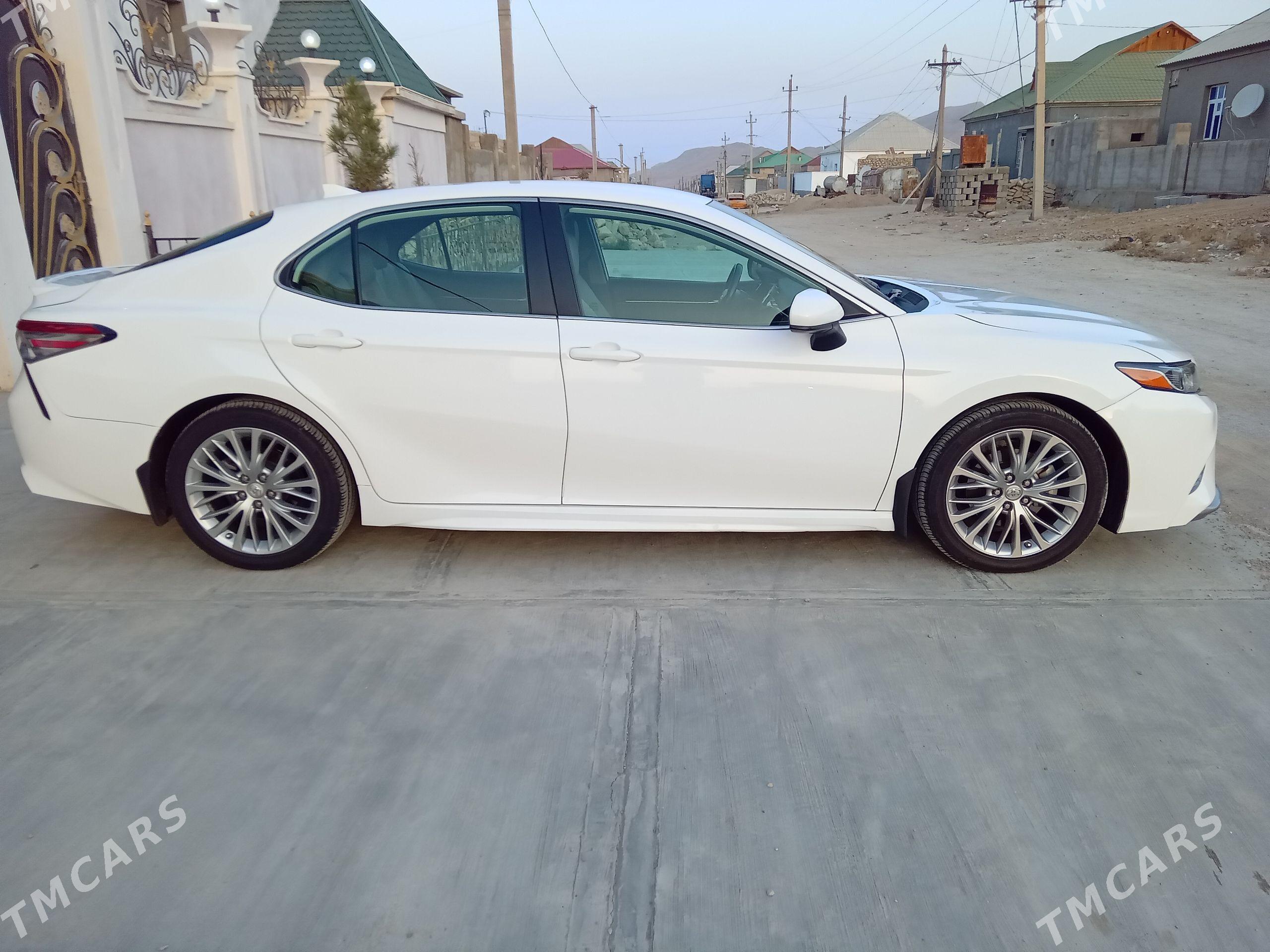 Toyota Camry 2019 - 310 000 TMT - Балканабат - img 1