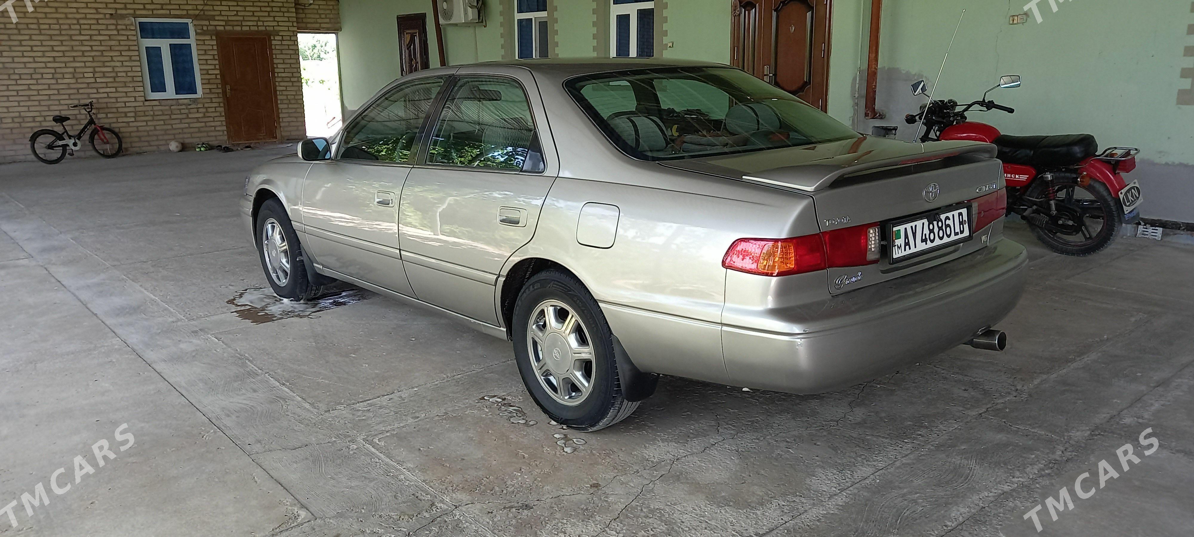 Toyota Camry 2001 - 170 000 TMT - Гарабекевюл - img 1