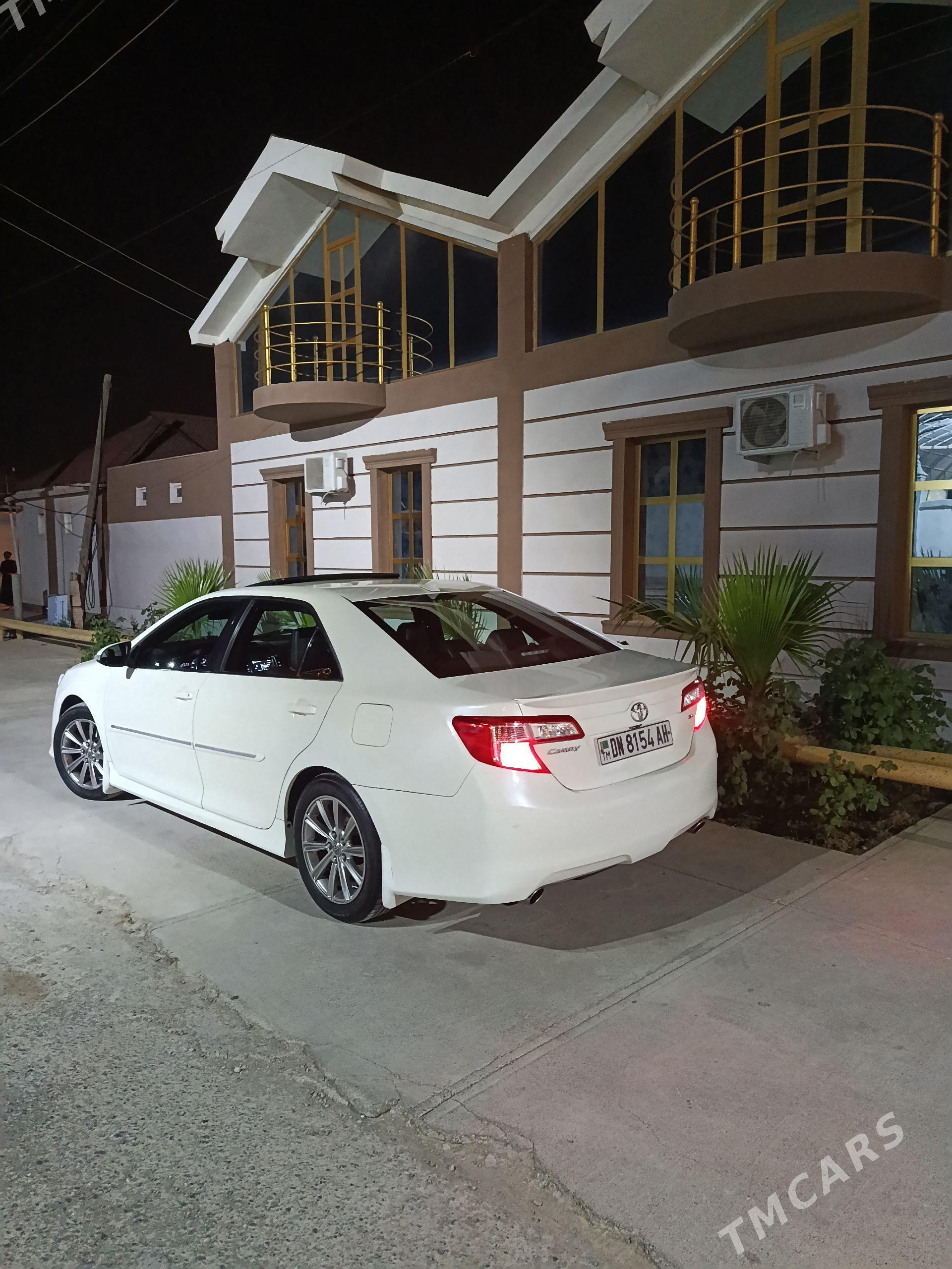 Toyota Camry 2013 - 250 000 TMT - Теджен - img 1