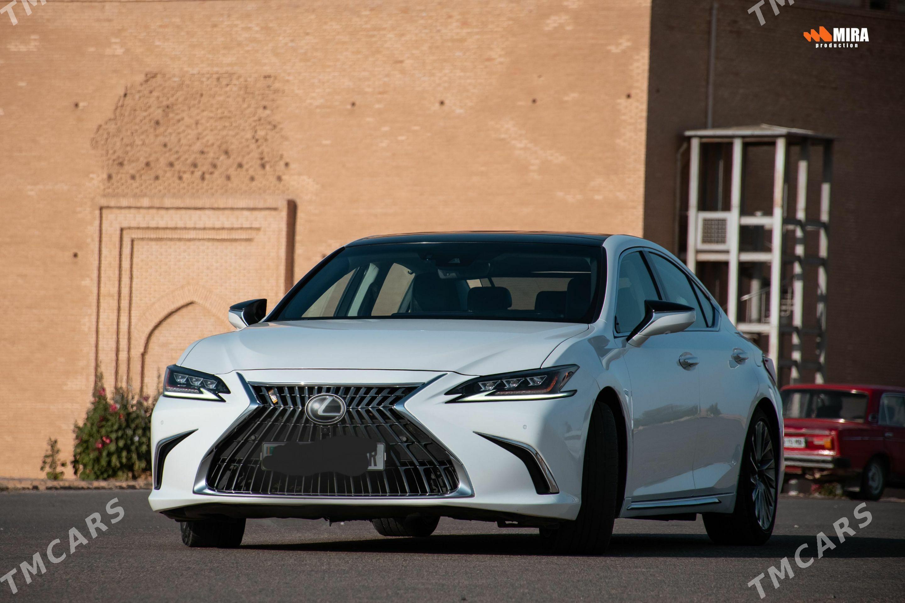 Lexus ES 350 2019 - 750 000 TMT - Мургап - img 1
