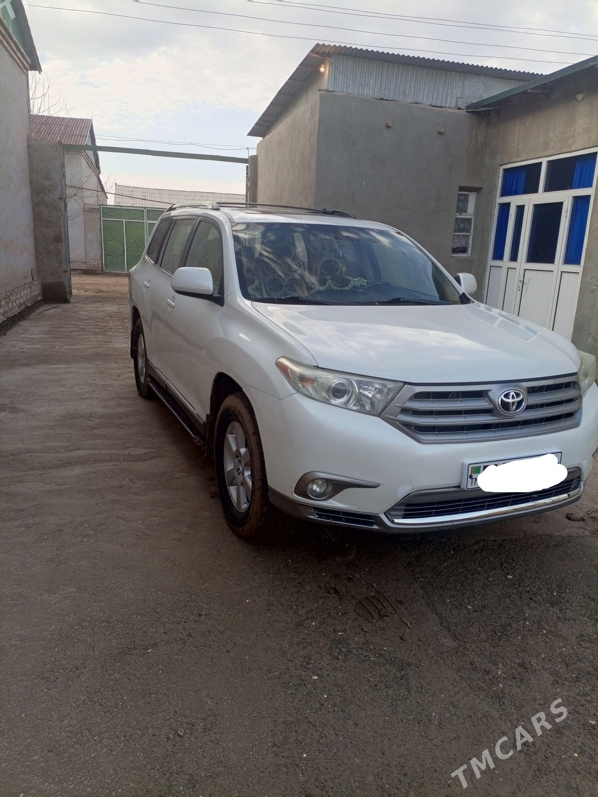 Toyota Highlander 2012 - 375 000 TMT - етр. Туркменбаши - img 1