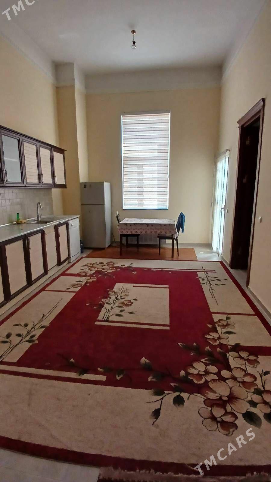 Ataturk 4 kom 4 etaj 240m² - Aşgabat - img 1
