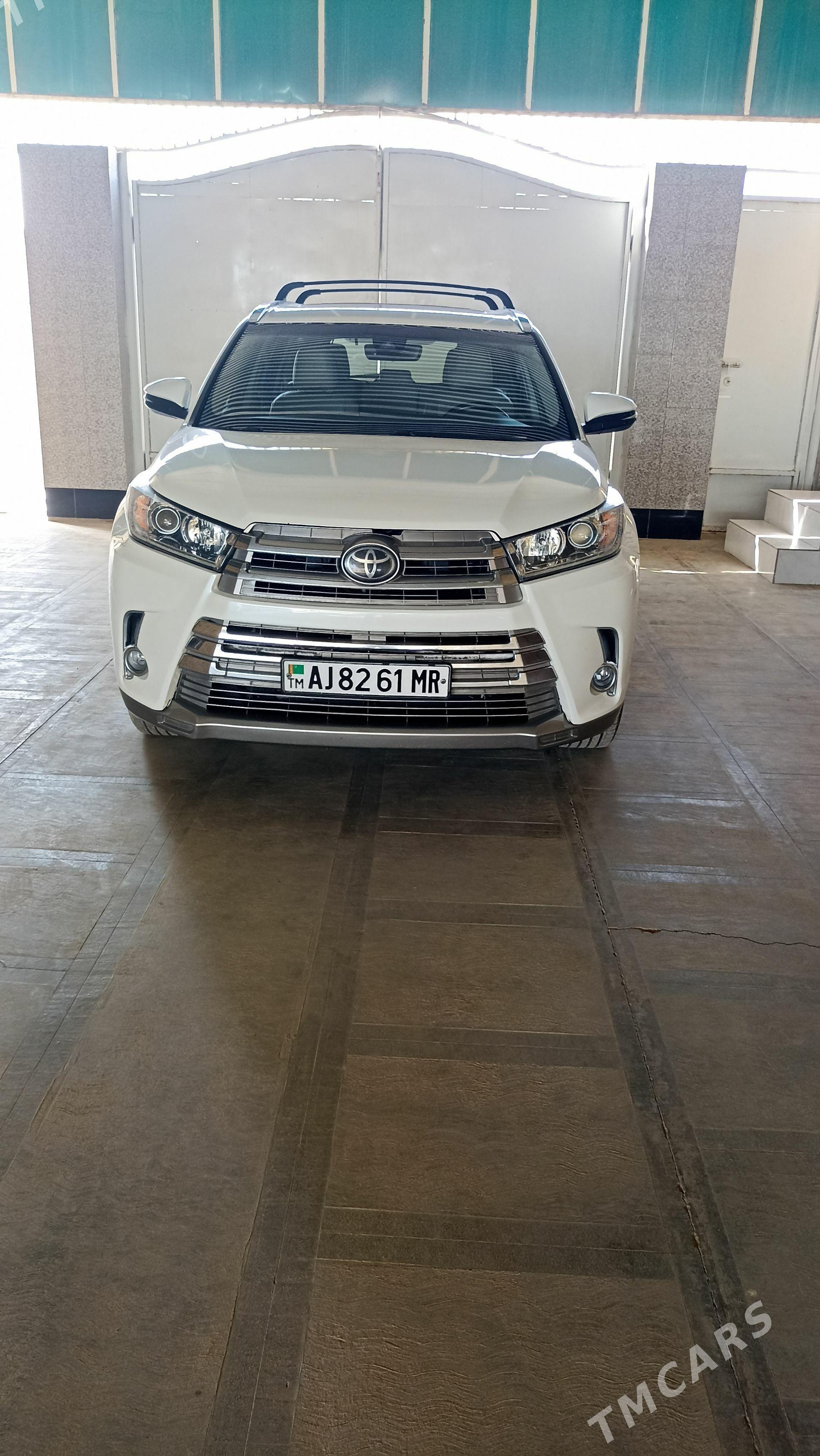 Toyota Highlander 2019 - 560 000 TMT - Сакарчага - img 1
