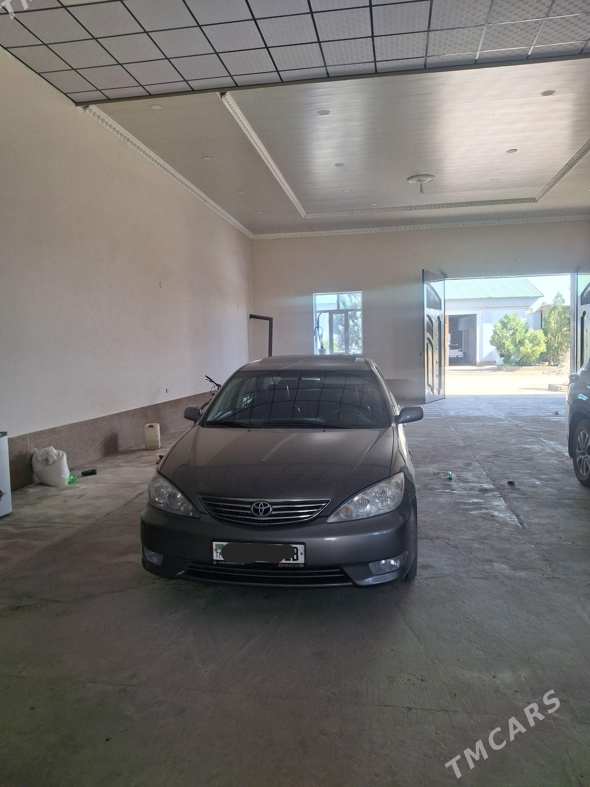 Toyota Camry 2004 - 235 000 TMT - Дянев - img 1