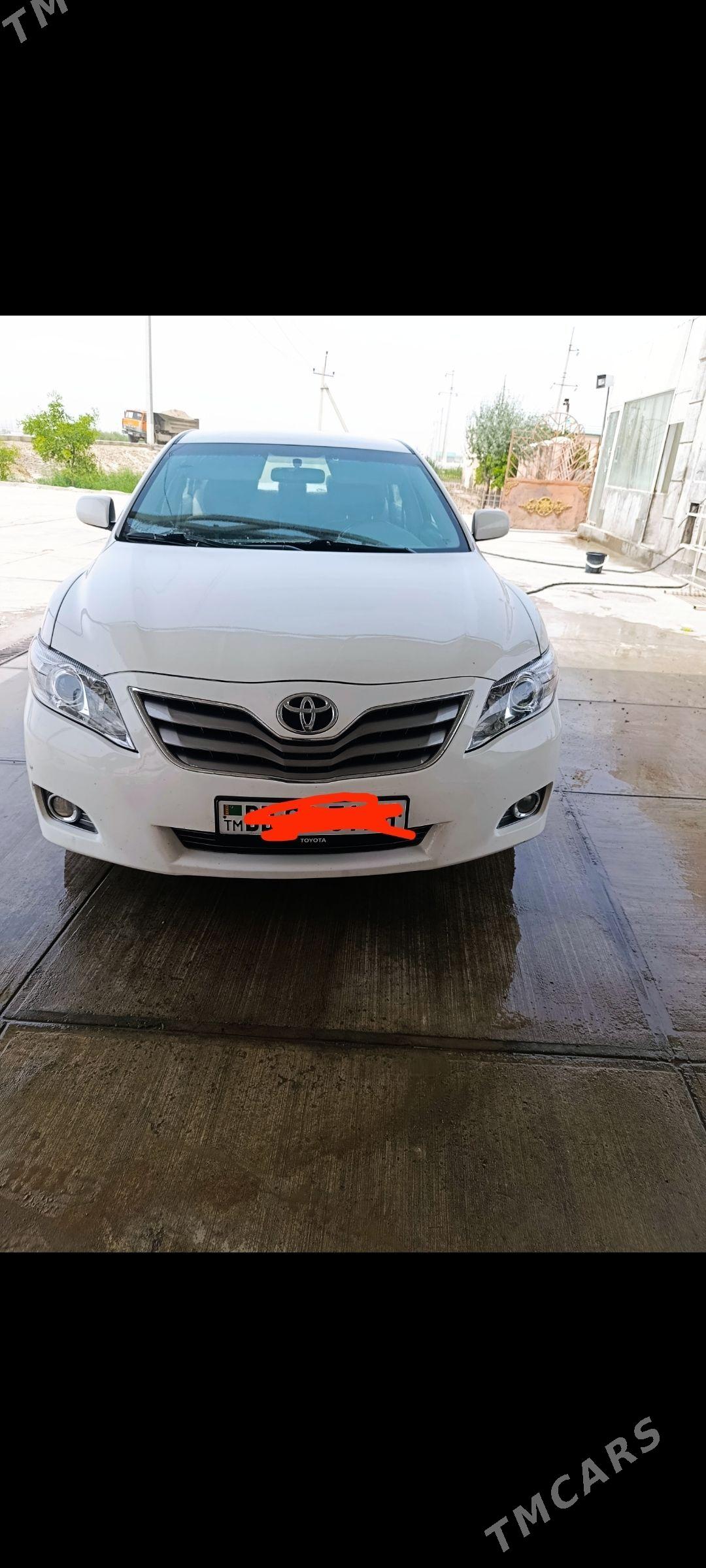 Toyota Camry 2010 - 160 000 TMT - Ак-Бугдайский этрап - img 1