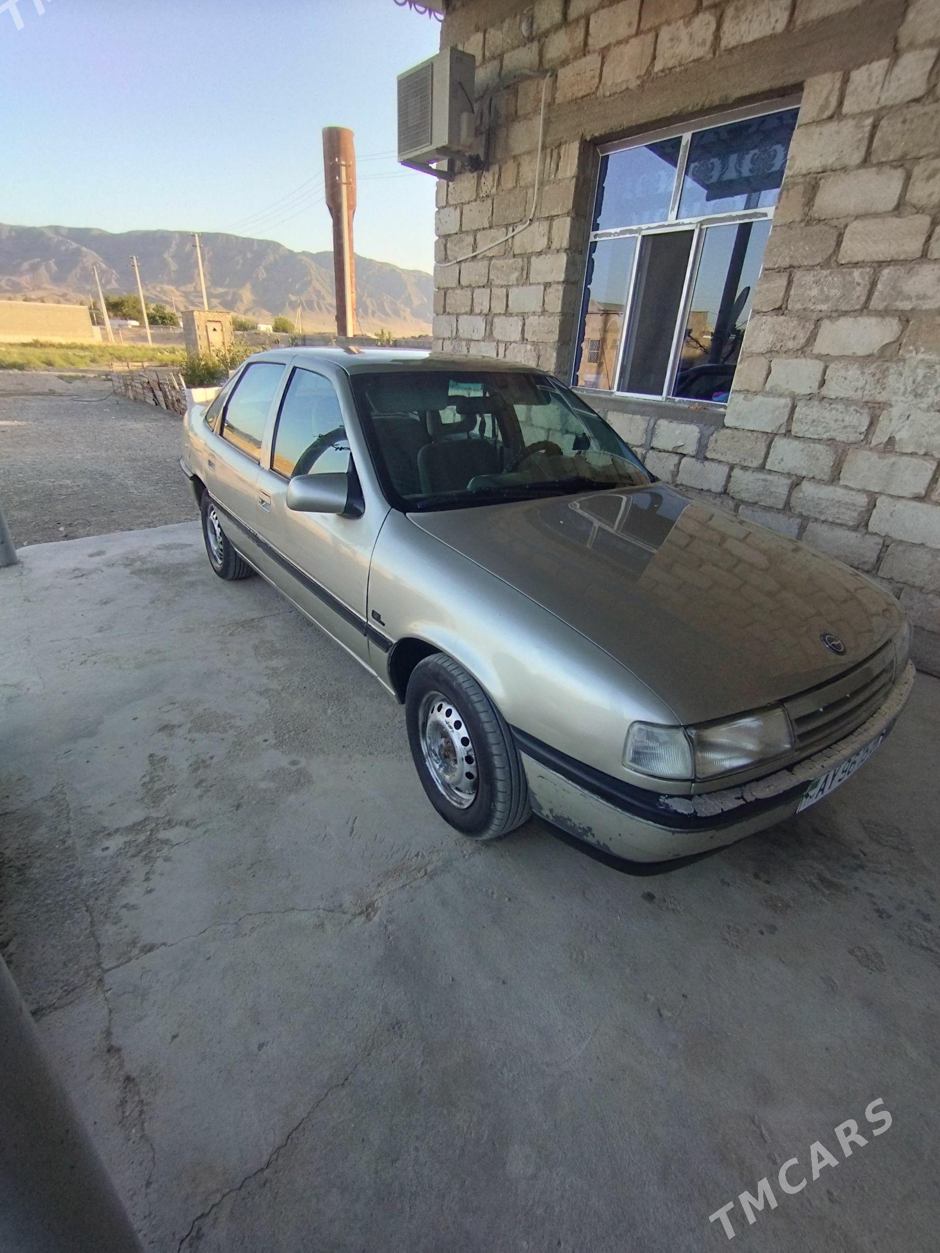 Opel Vectra 1989 - 30 000 TMT - Gyzylarbat - img 1