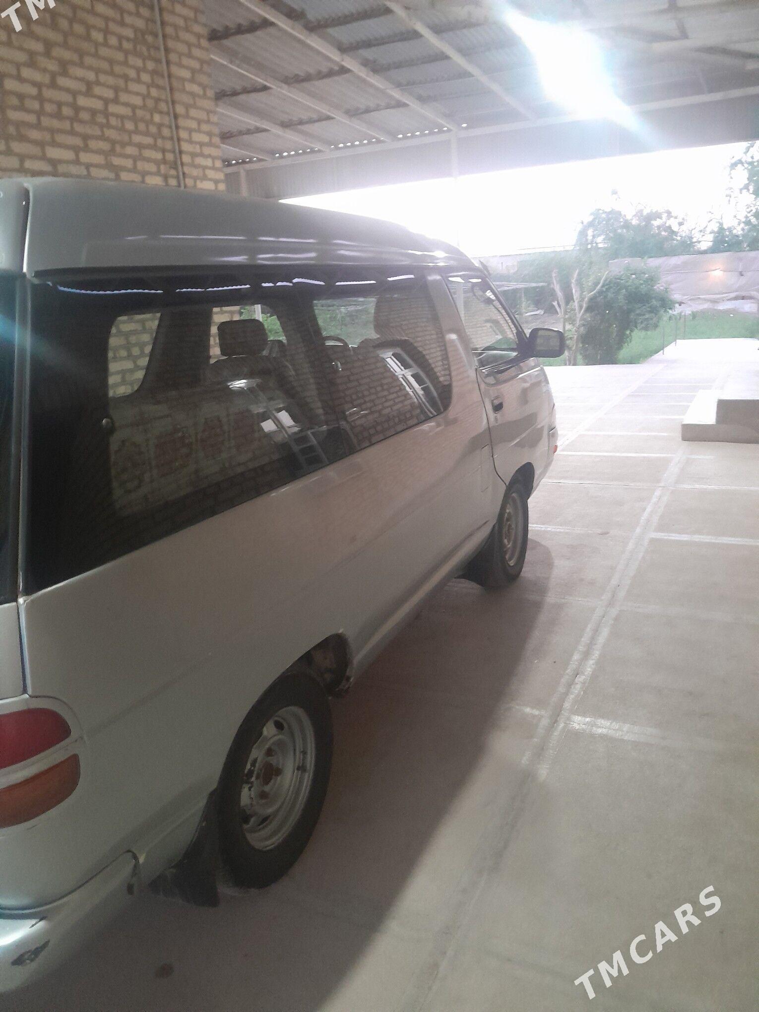 Toyota Town Ace 1993 - 35 000 TMT - Сакарчага - img 1