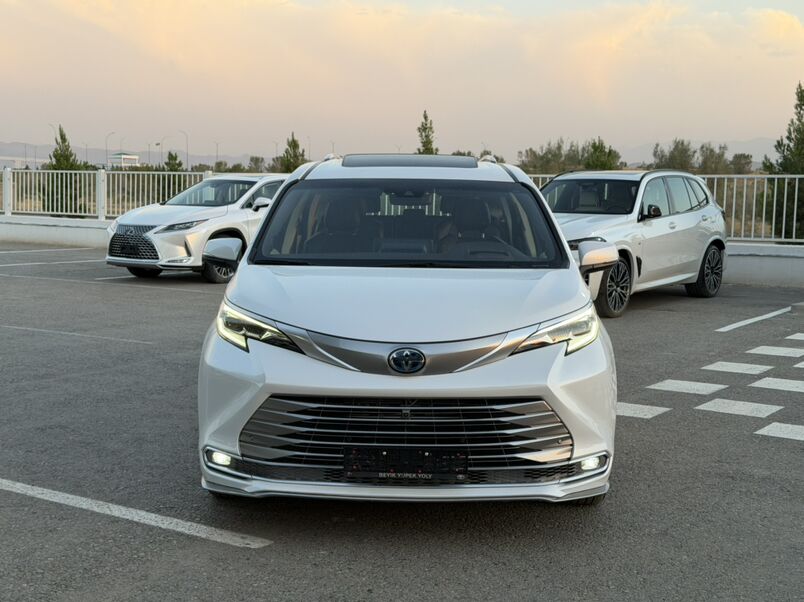 Toyota Sienna 2024 - 625 000 TMT - Ашхабад - img 1