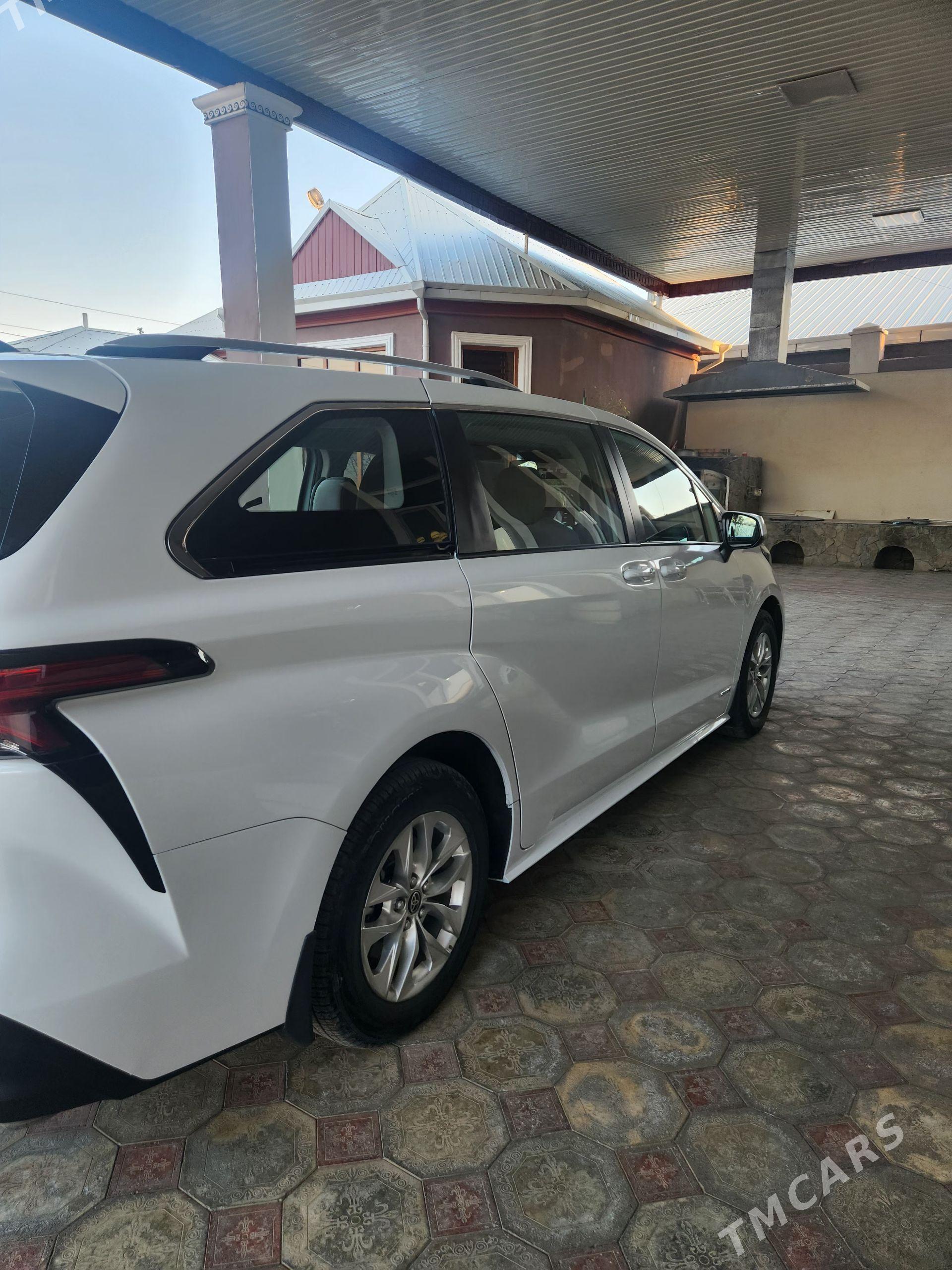 Toyota Sienna 2022 - 450 000 TMT - Мары - img 1