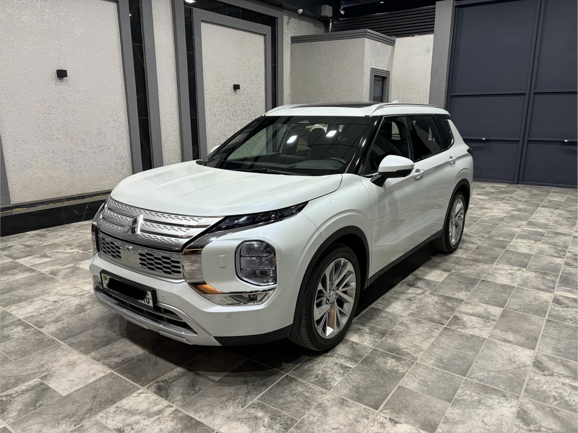 Mitsubishi Outlander 2023 - 438 000 TMT - Aşgabat - img 1