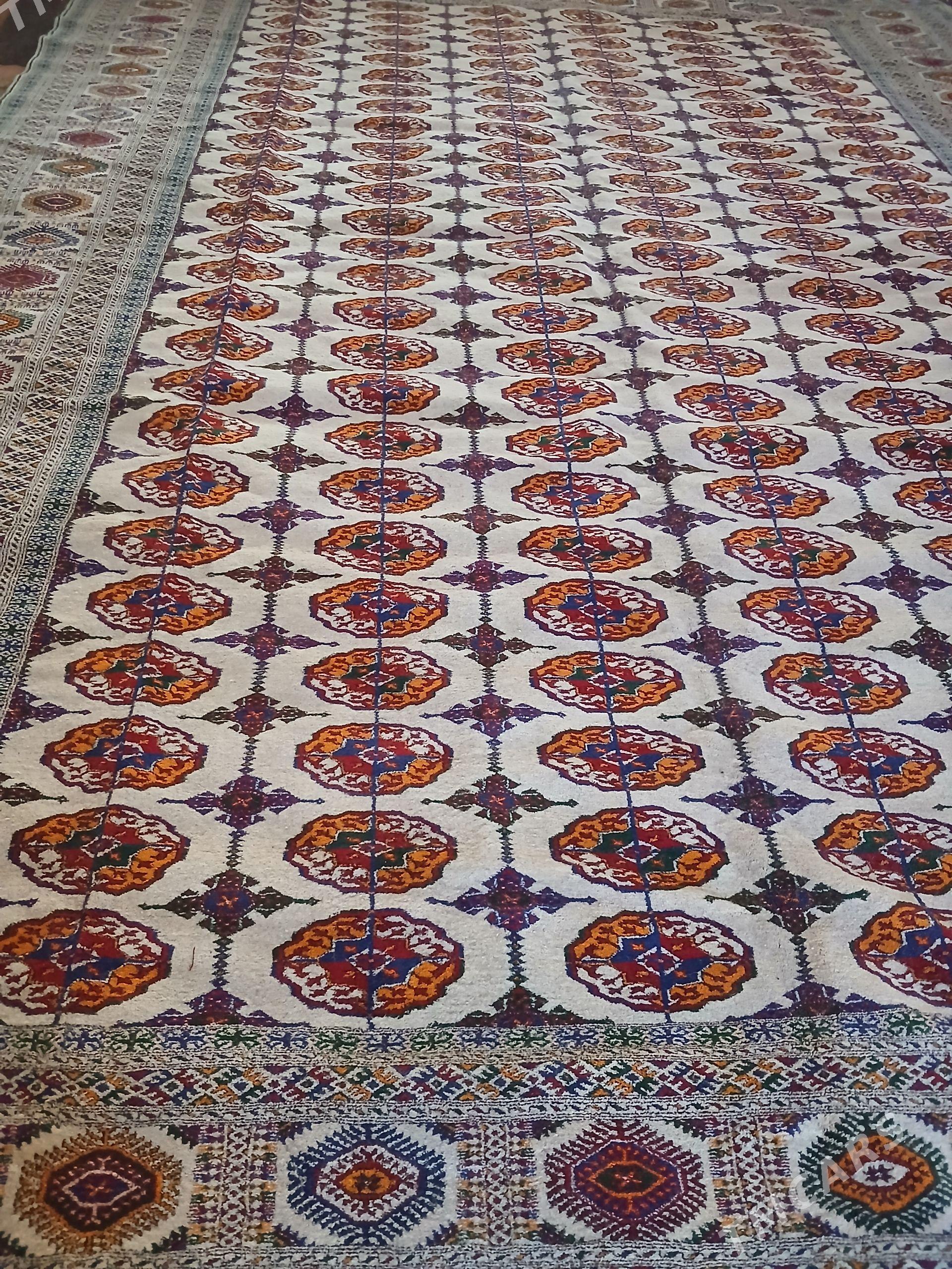 el haly - "Altyn Asyr" Gündogar bazary (Jygyllyk) - img 1