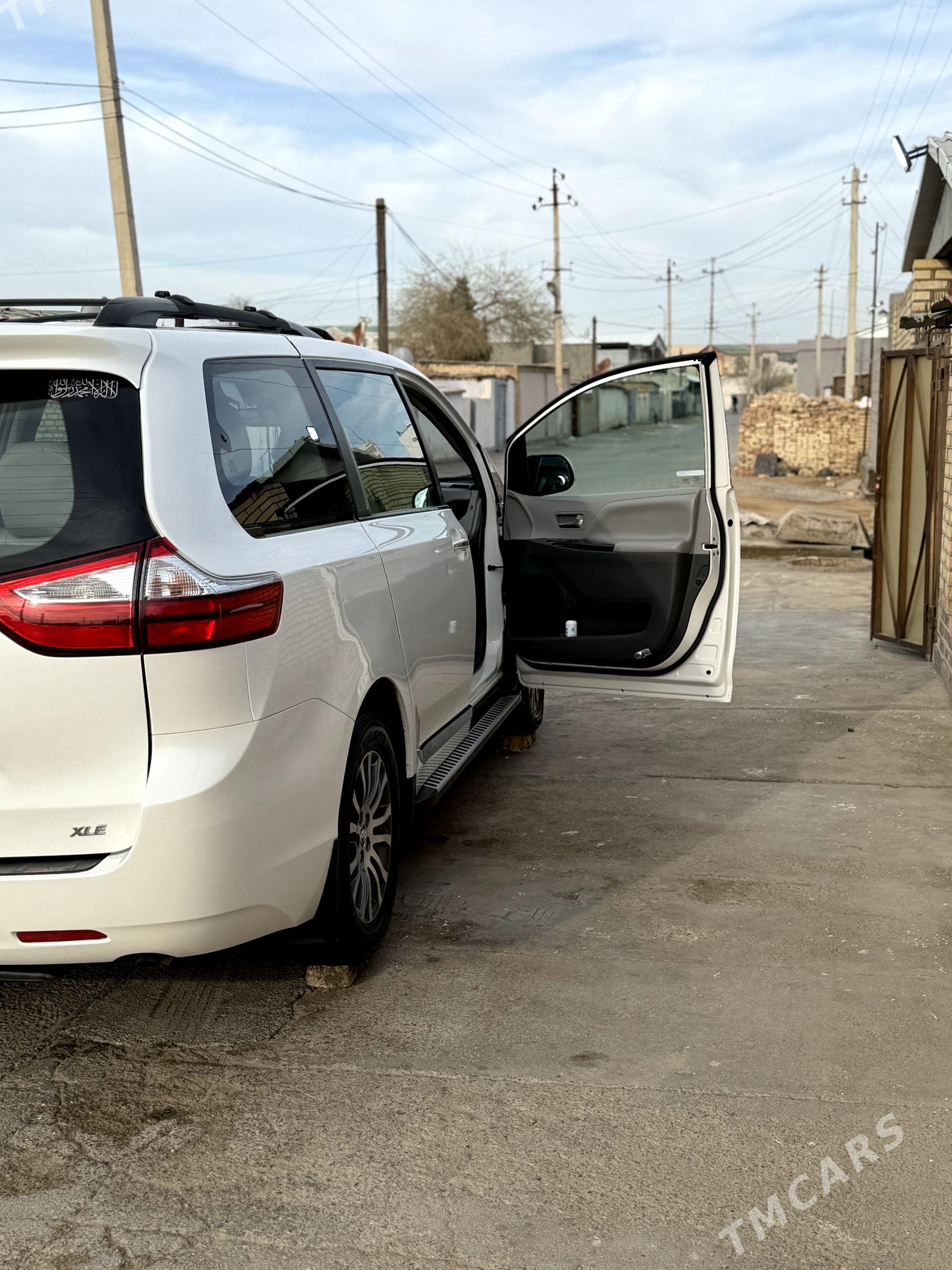 Toyota Sienna 2018 - 400 000 TMT - Mary - img 1