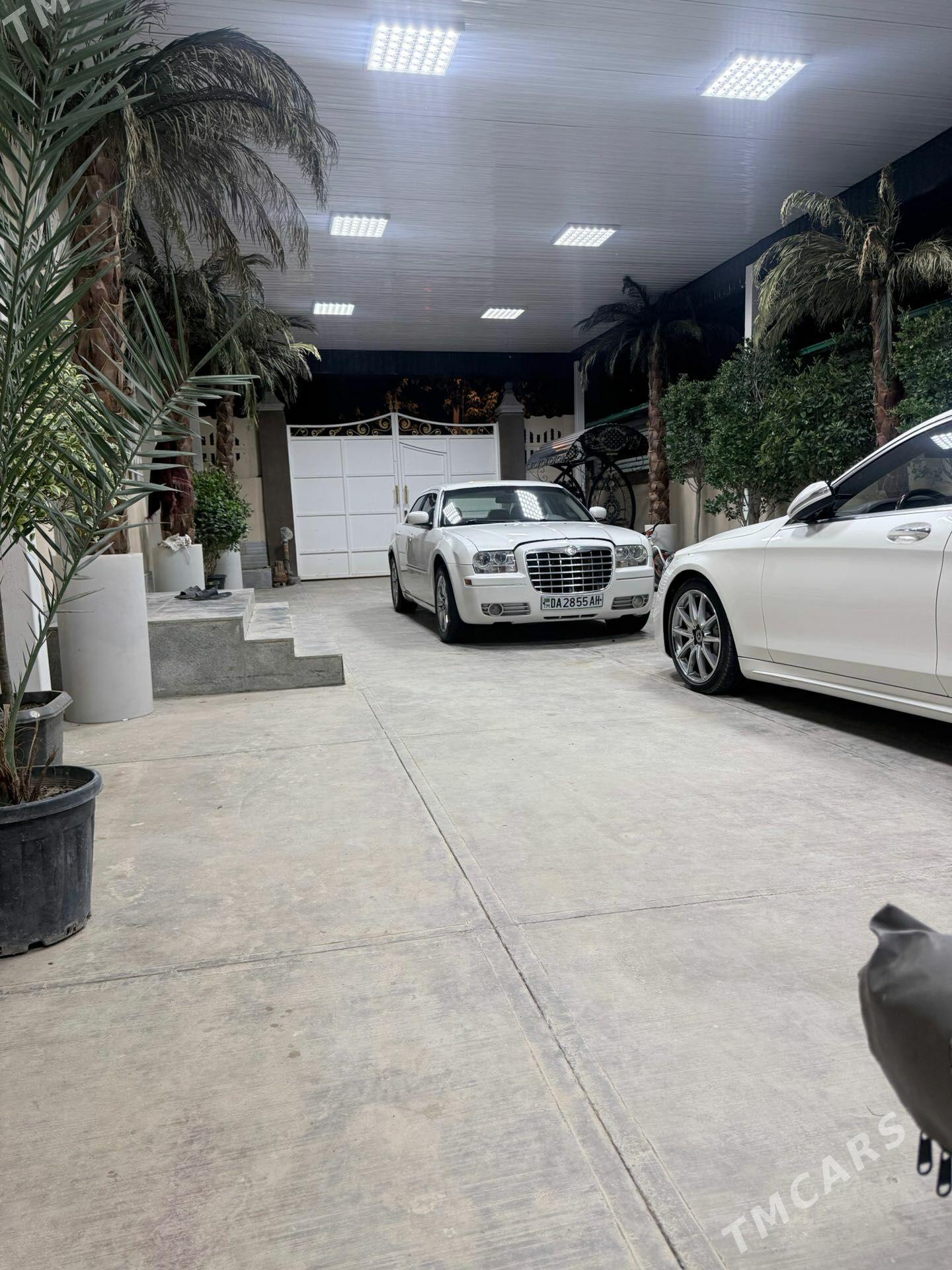 Chrysler 300 2008 - 125 000 TMT - Кака - img 1