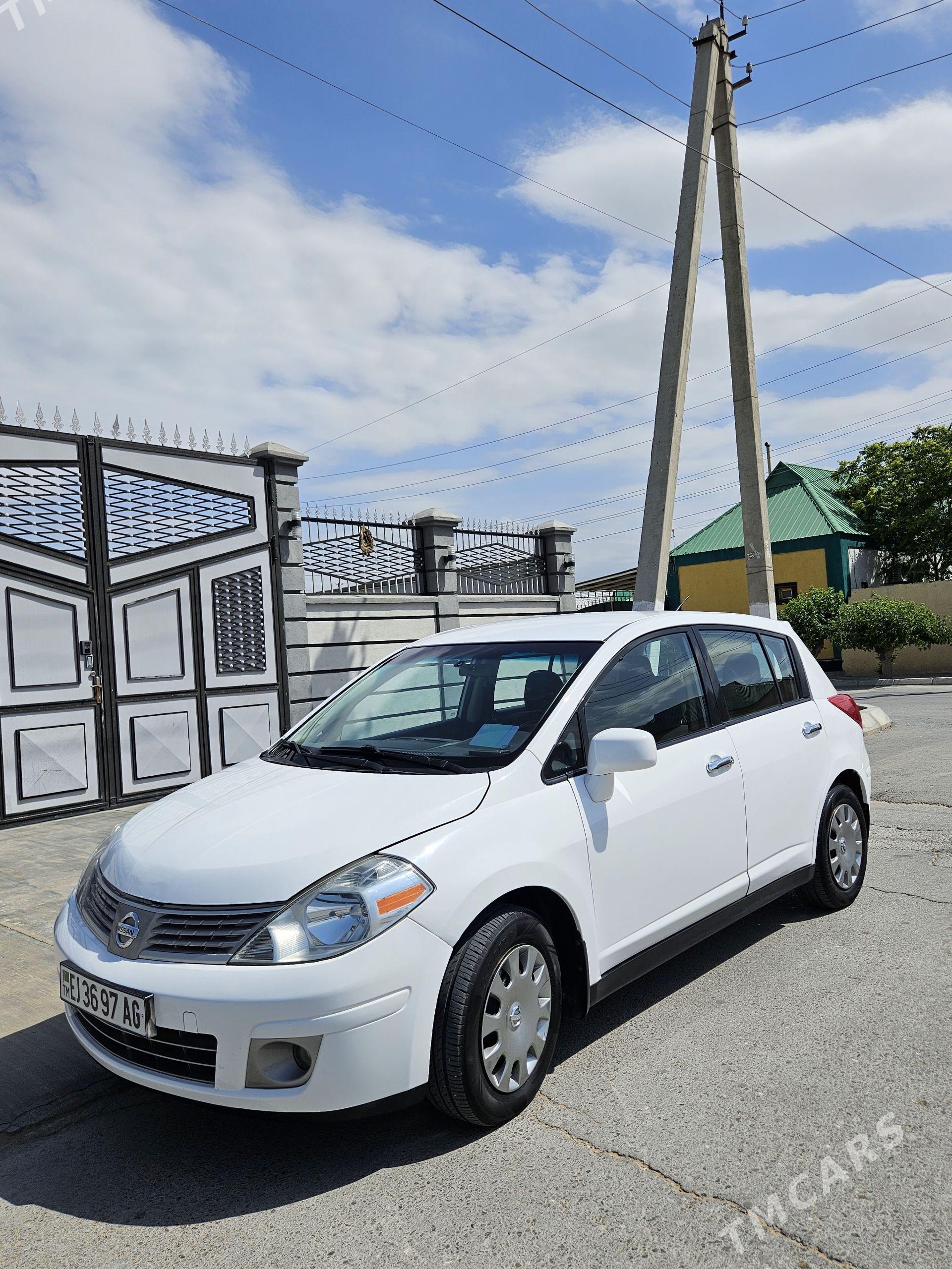 Nissan Versa 2011 - 134 000 TMT - Büzmeýin - img 1