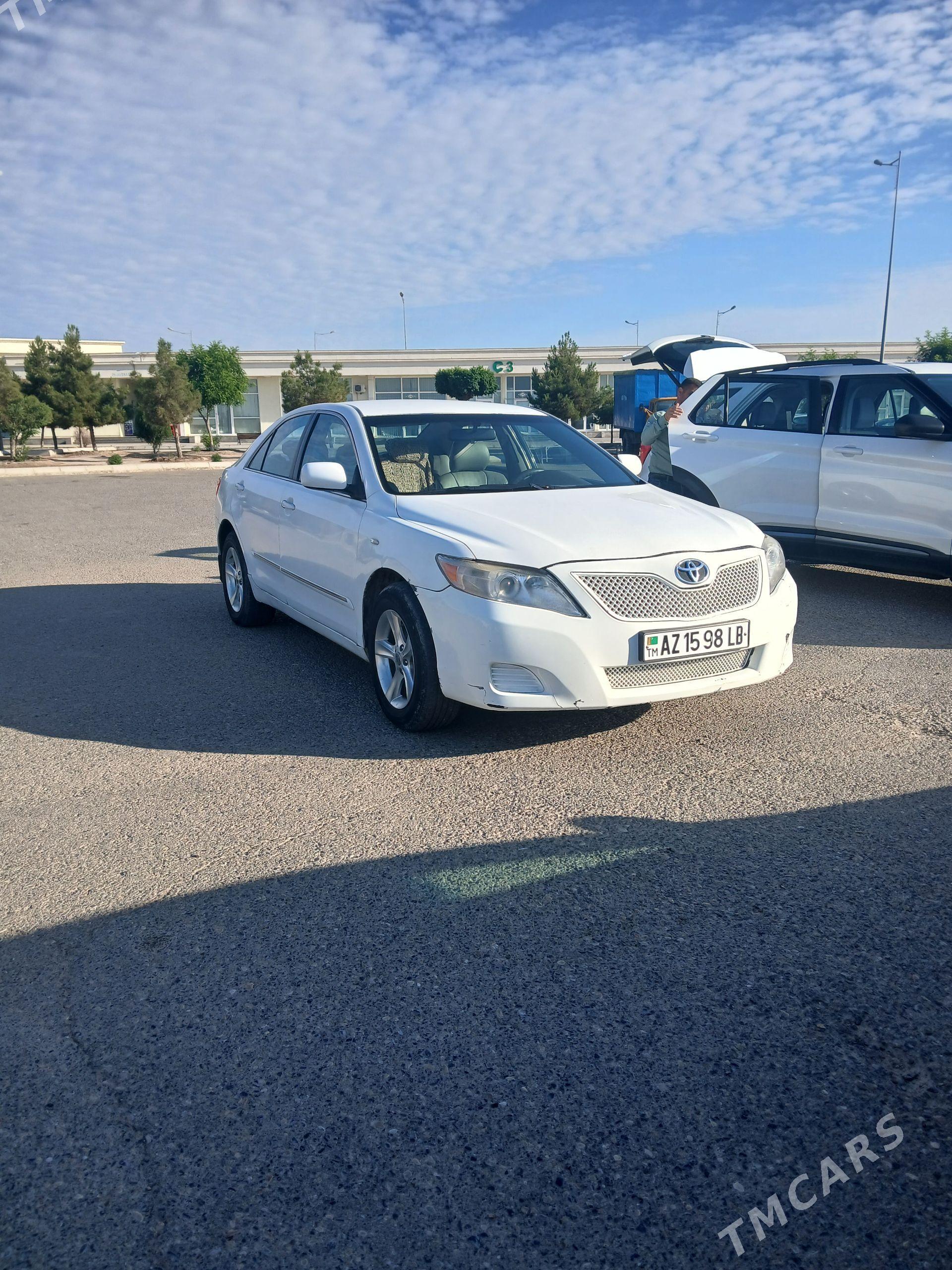 Toyota Camry 2010 - 155 000 TMT - Дянев - img 1