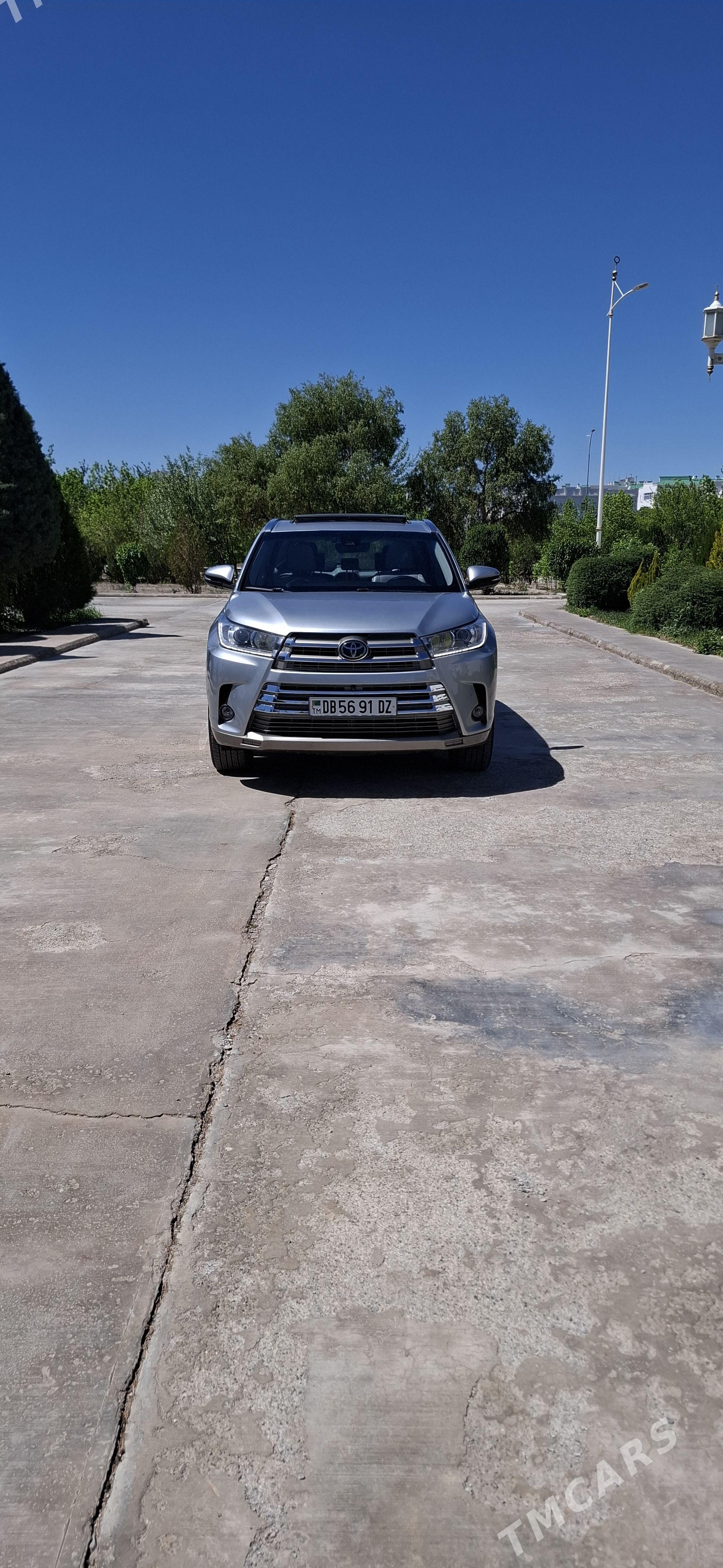 Toyota Highlander 2018 - 510 000 TMT - Дашогуз - img 1