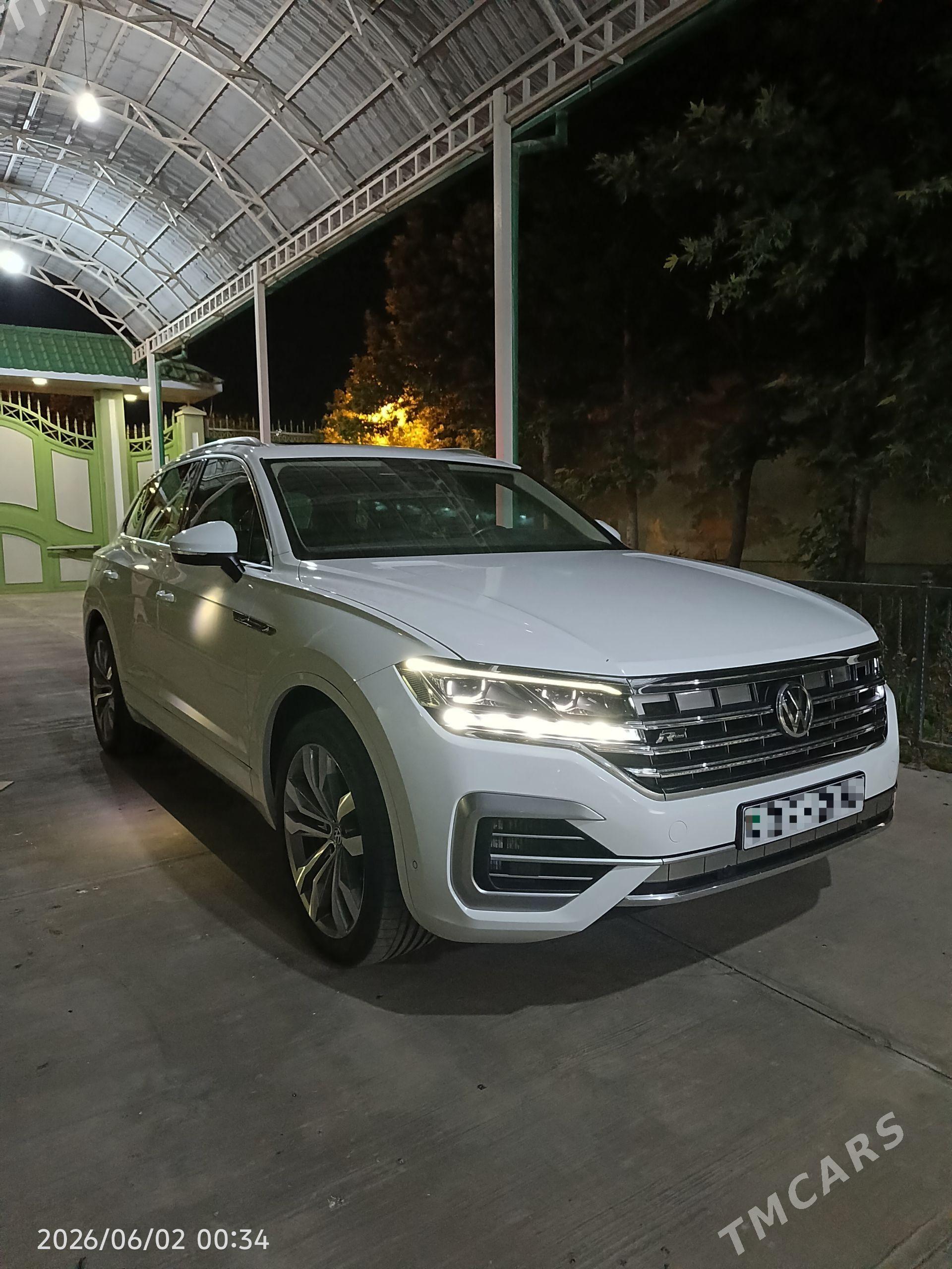 Volkswagen Touareg 2018 - 1 095 000 TMT - Ашхабад - img 1