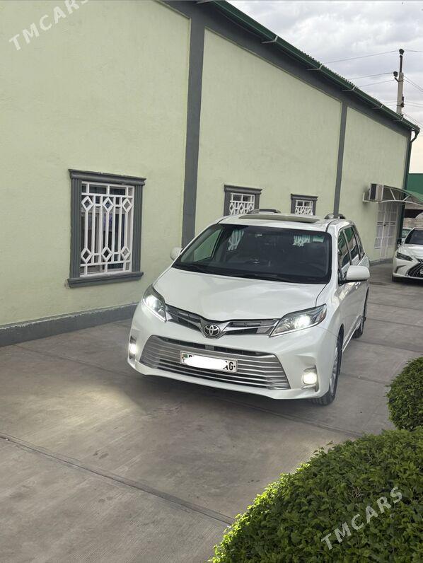 Toyota Sienna 2017 - 370 000 TMT - Aşgabat - img 1