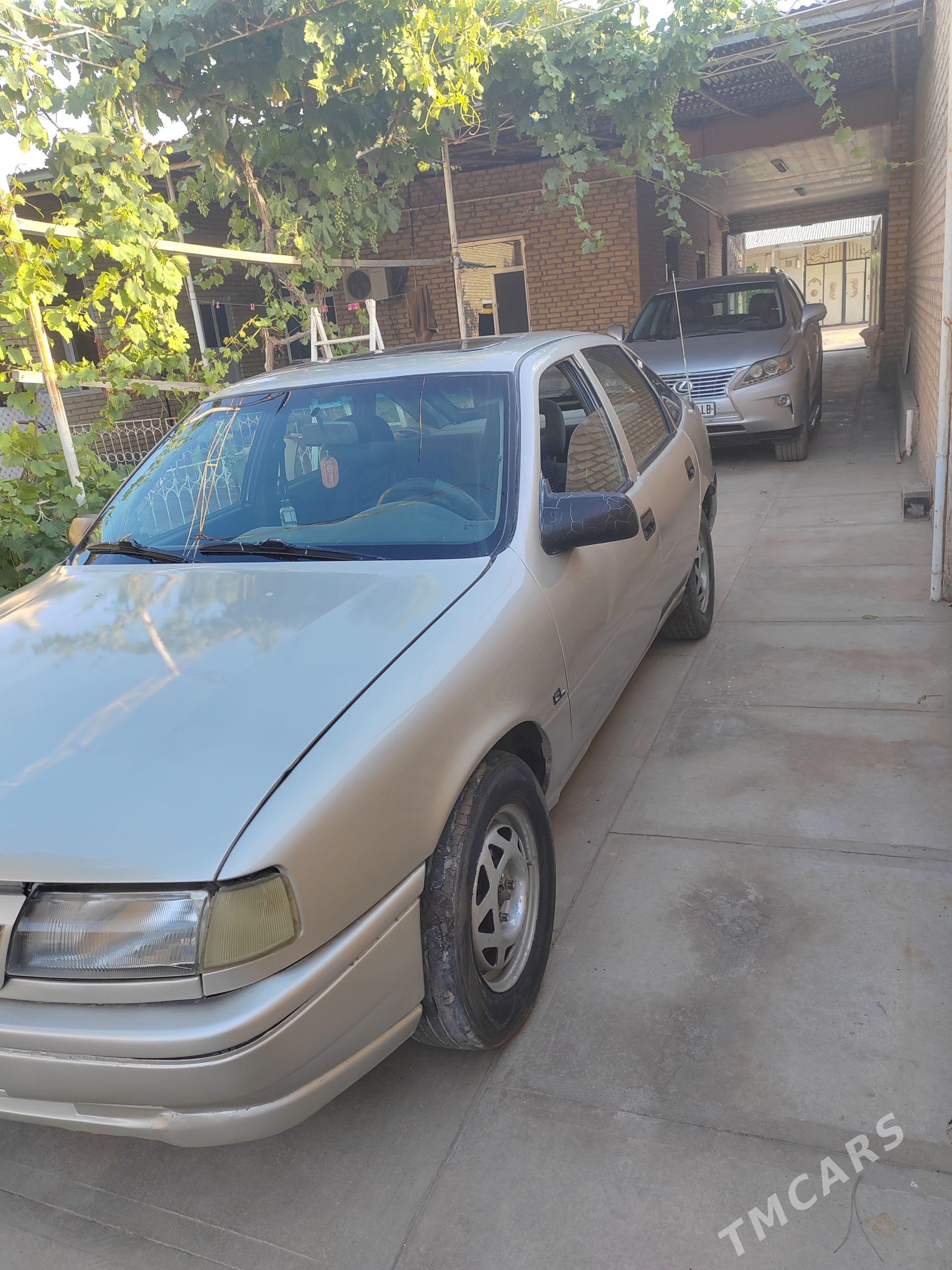 Opel Vectra 1989 - 32 000 TMT - Farap - img 1