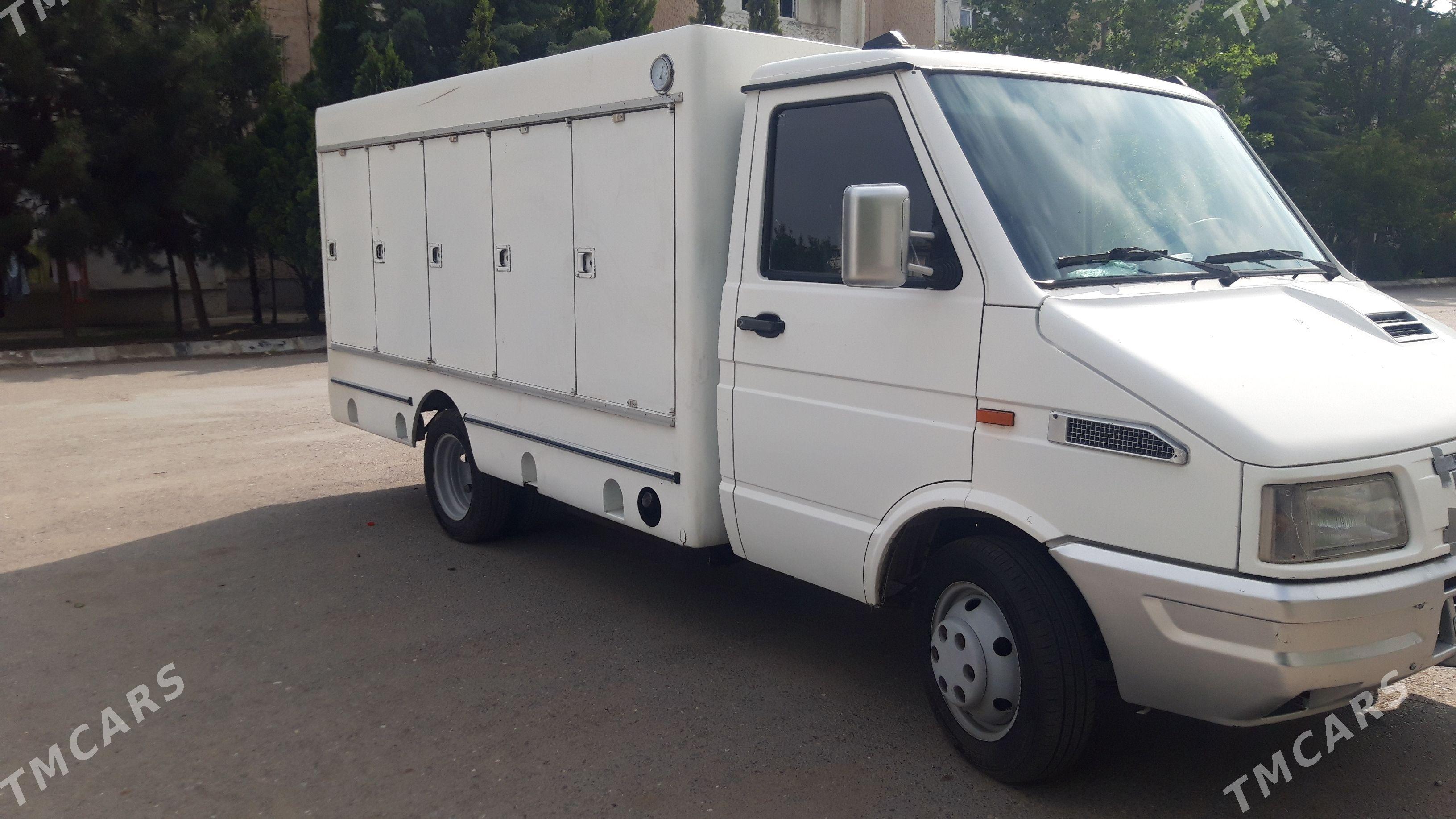 Iveco Daily 1998 - 295 000 TMT - 11 мкр - img 1