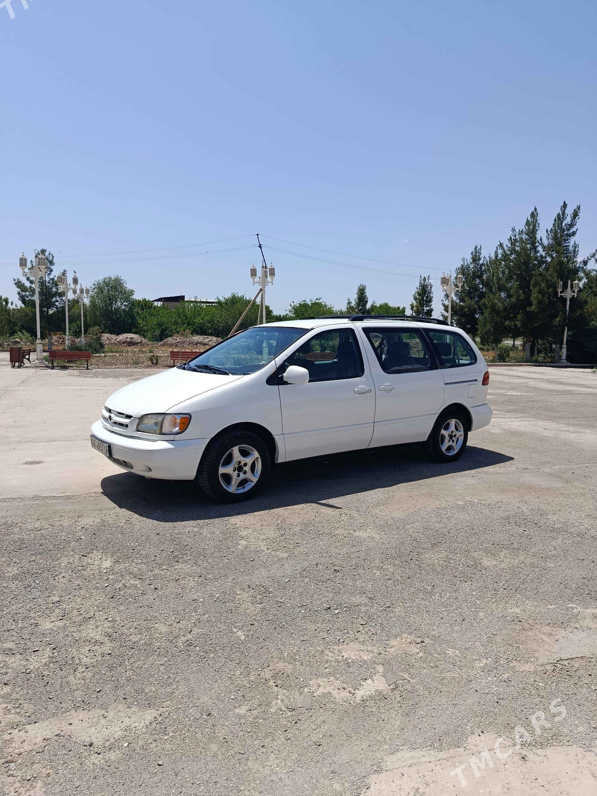 Toyota Sienna 1999 - 170 000 TMT - Сакар - img 1