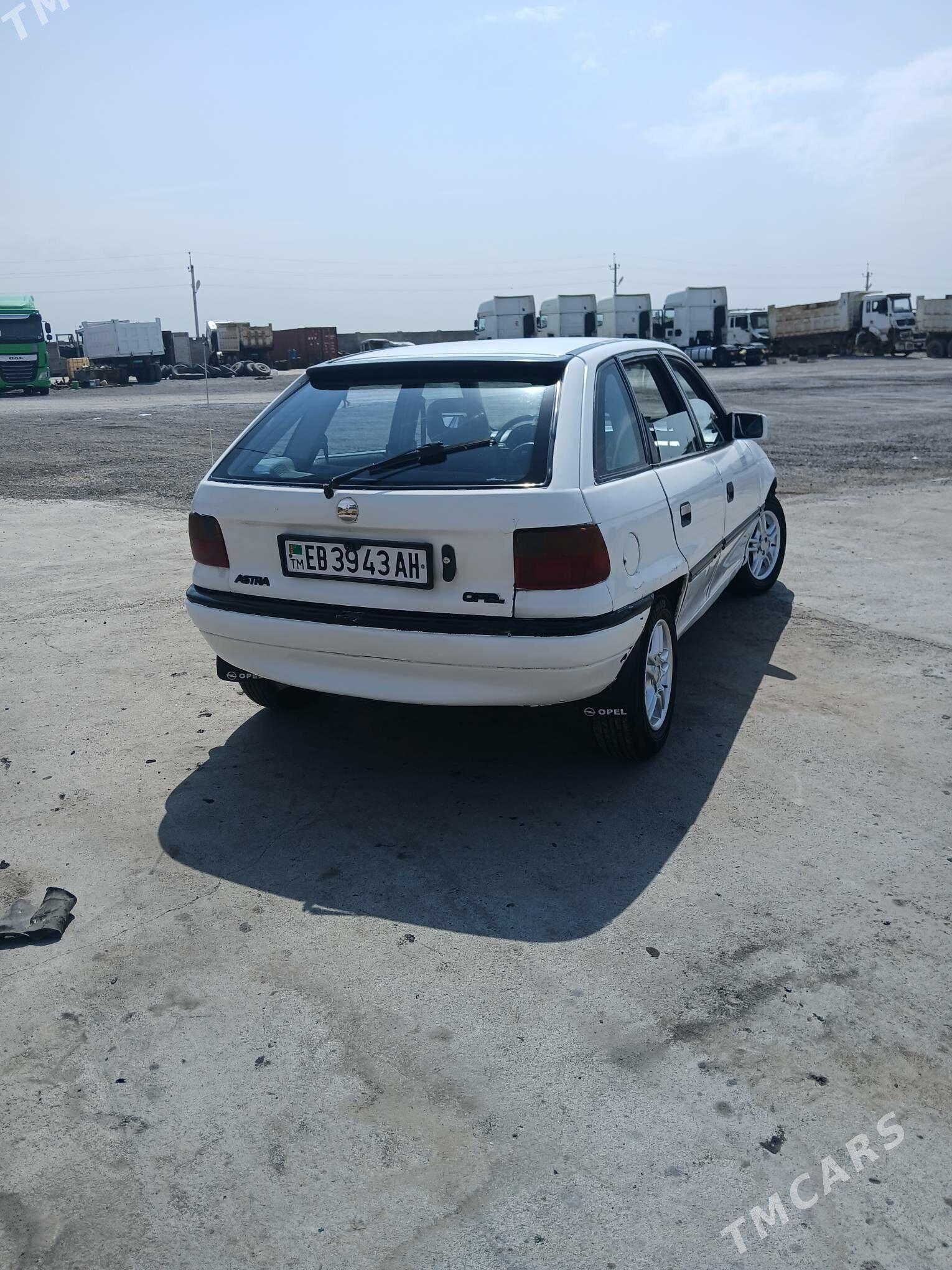 Opel Astra 1992 - 45 000 TMT - Ак-Бугдайский этрап - img 1