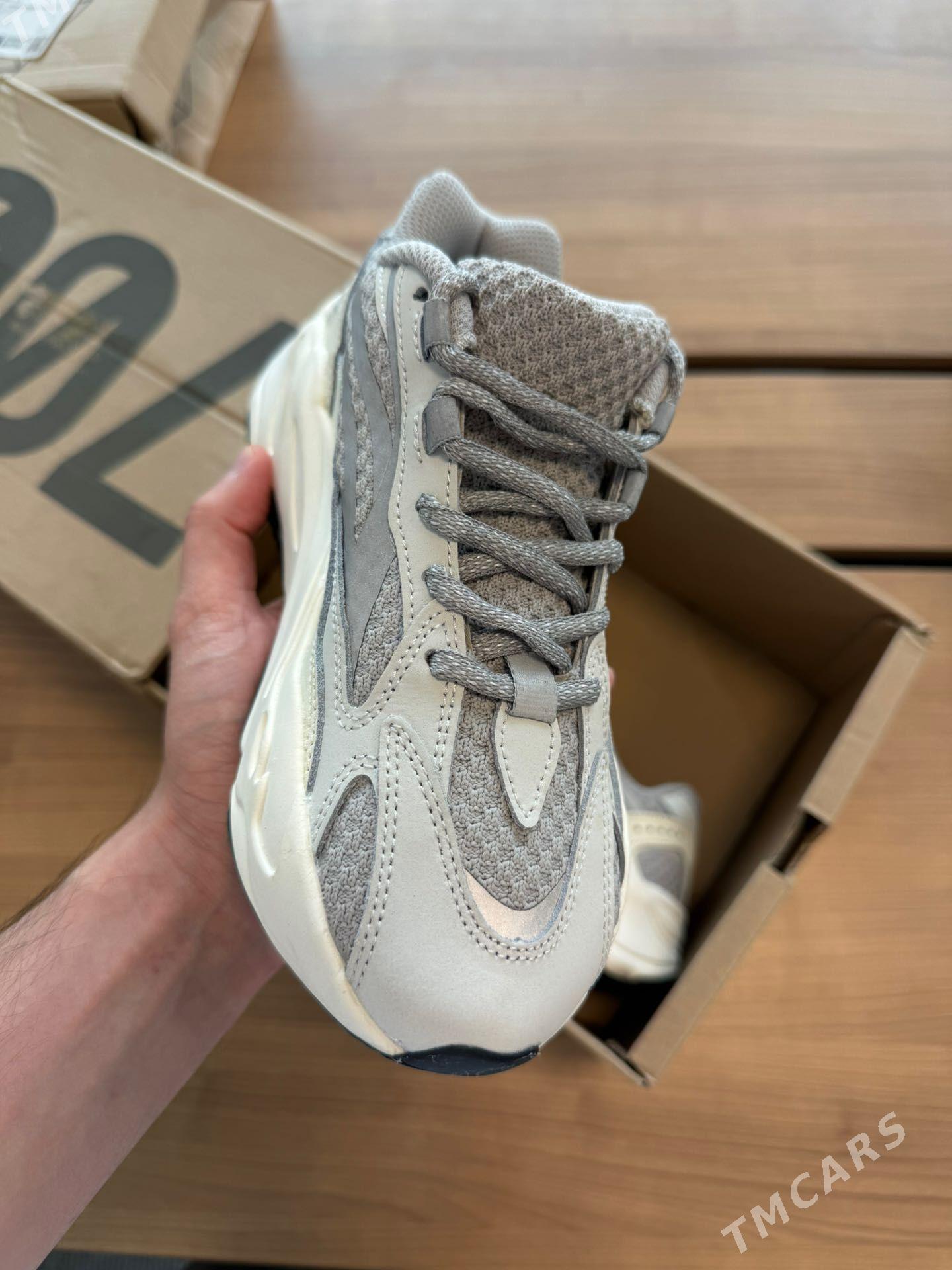 Adidas Yeezy boost 700v2 - Ашхабад - img 1