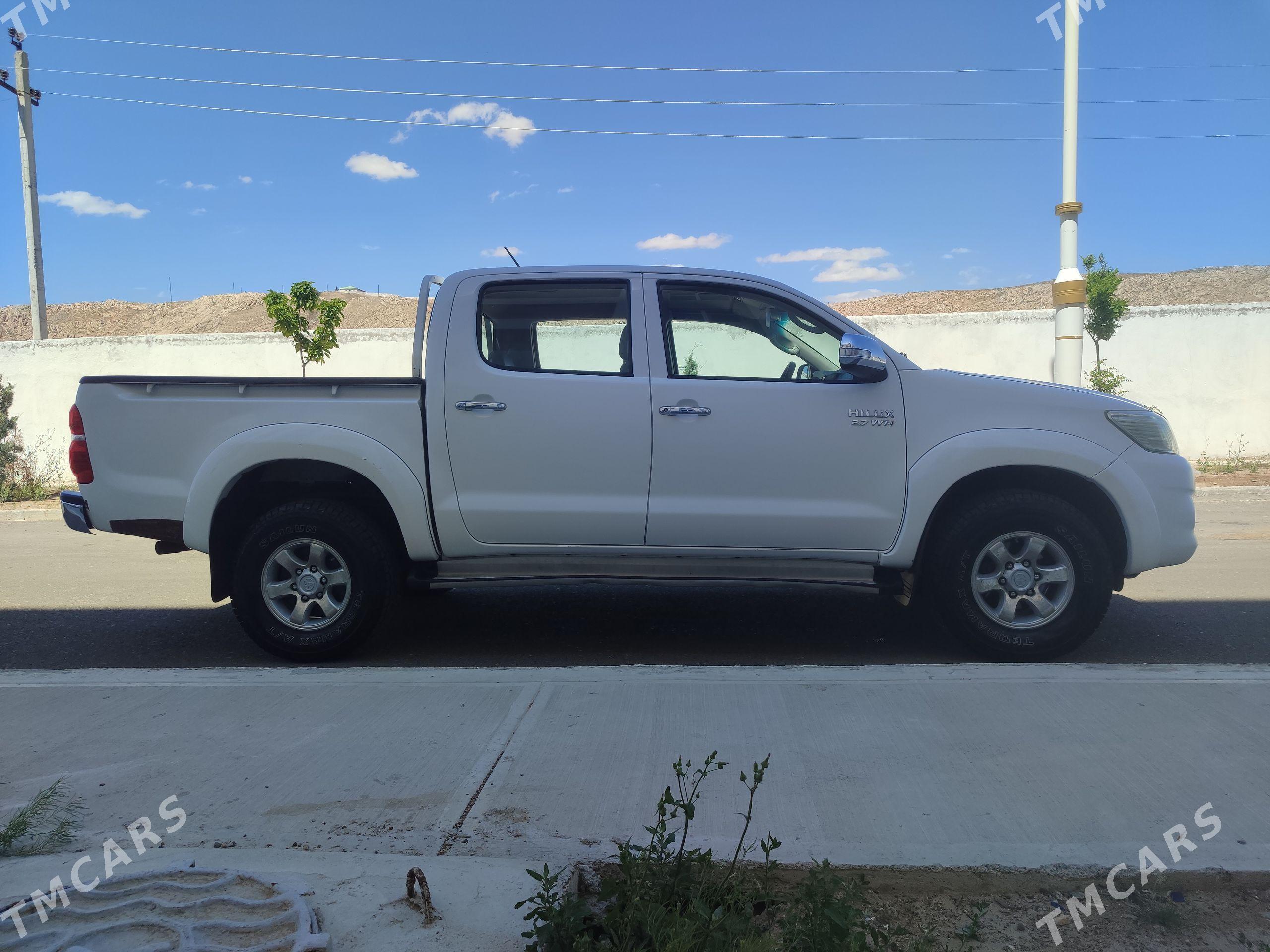 Toyota Hilux 2012 - 360 000 TMT - Türkmenbaşy - img 1