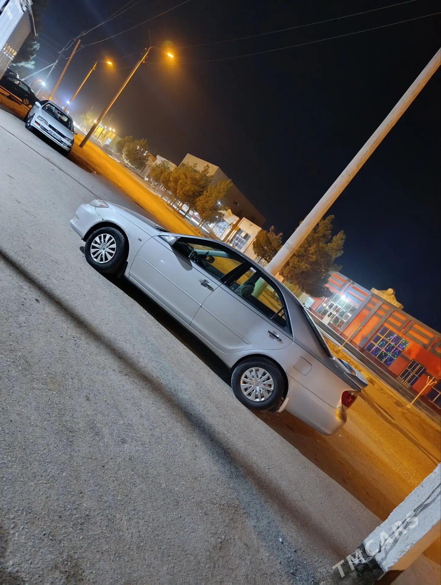 Toyota Camry 2004 - 140 000 TMT - Достлук - img 1