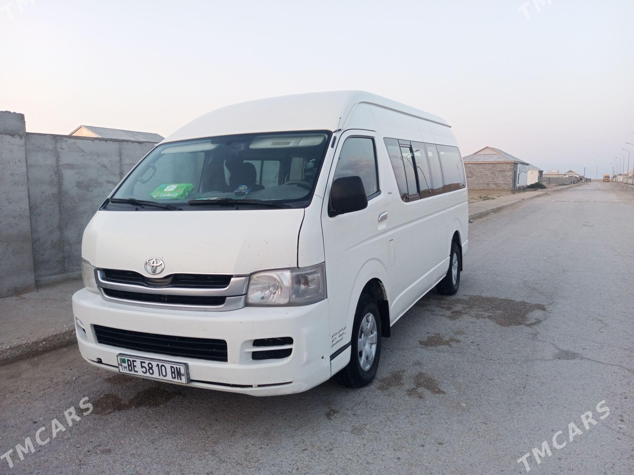 Toyota Hiace 2010 - 350 000 TMT - Esenguly - img 1