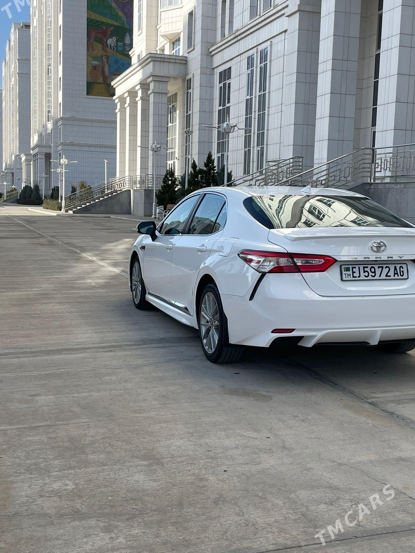 Toyota Camry 2021 - 345 000 TMT - Кëши - img 1