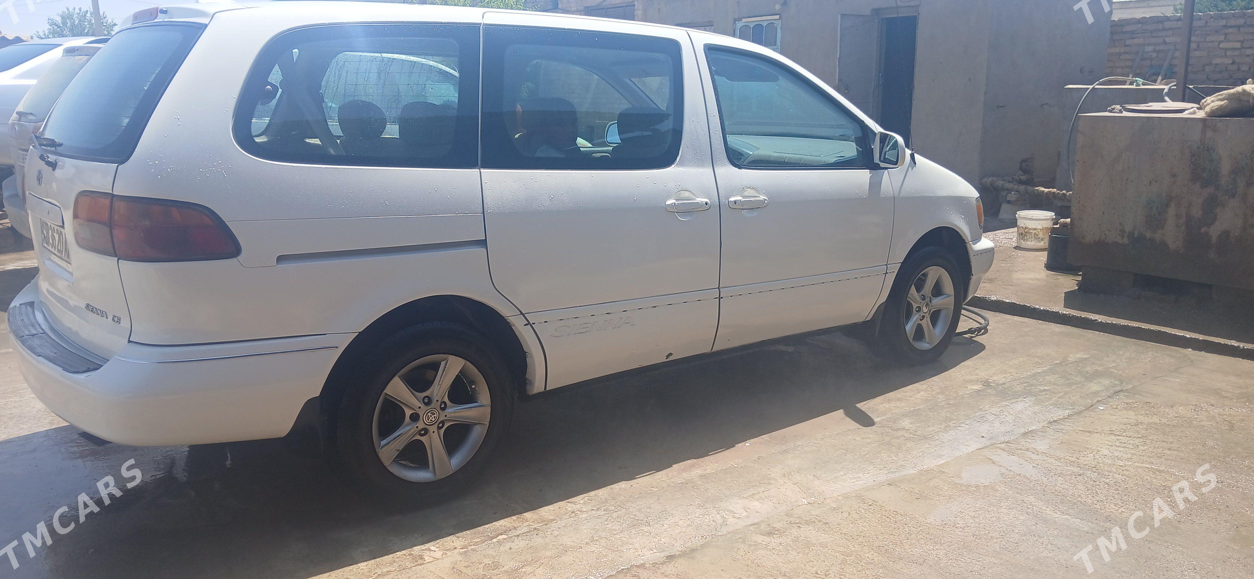 Toyota Sienna 2000 - 150 000 TMT - Tejen - img 1