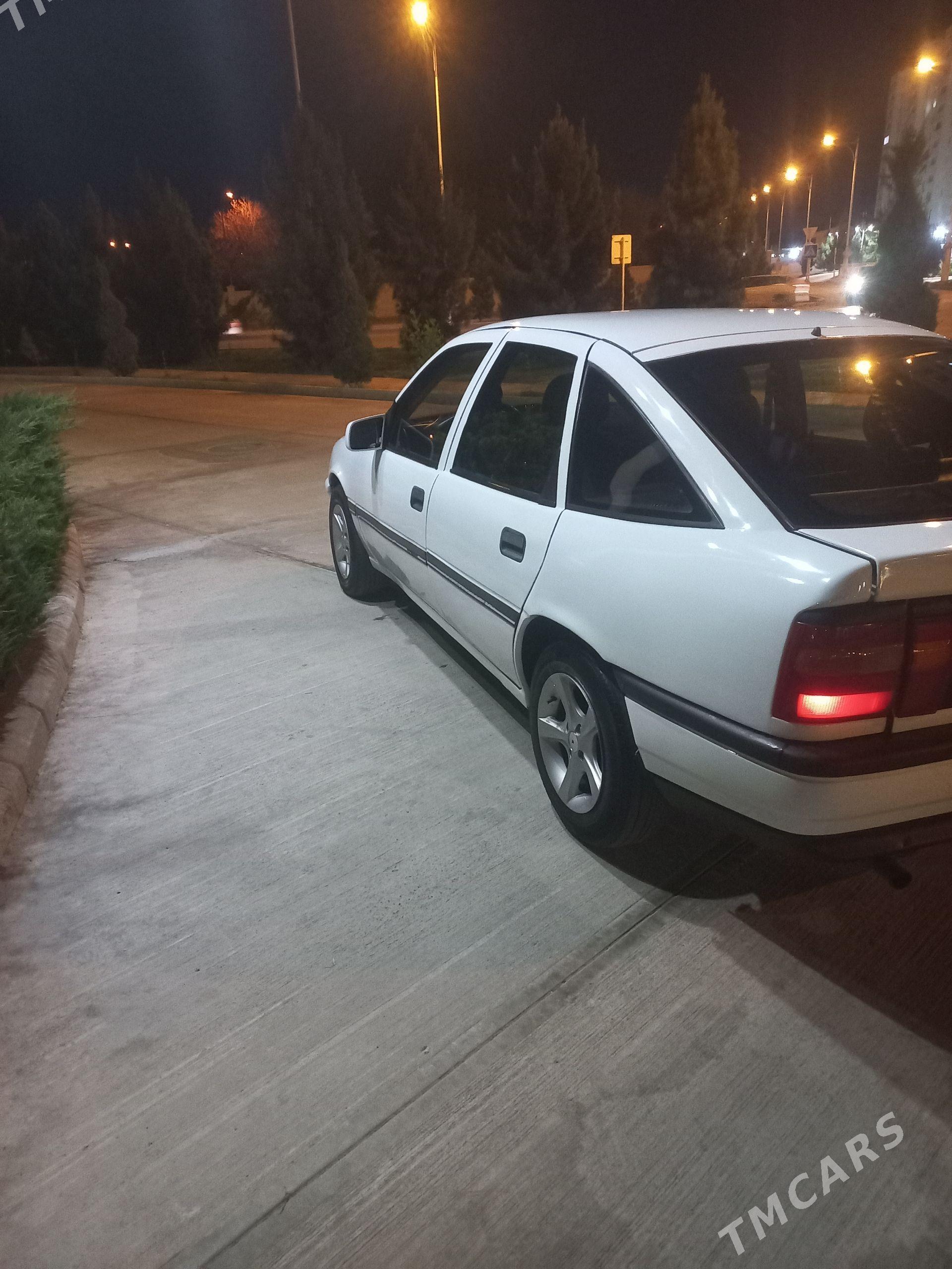 Opel Vectra 1992 - 37 000 TMT - Кëши - img 1