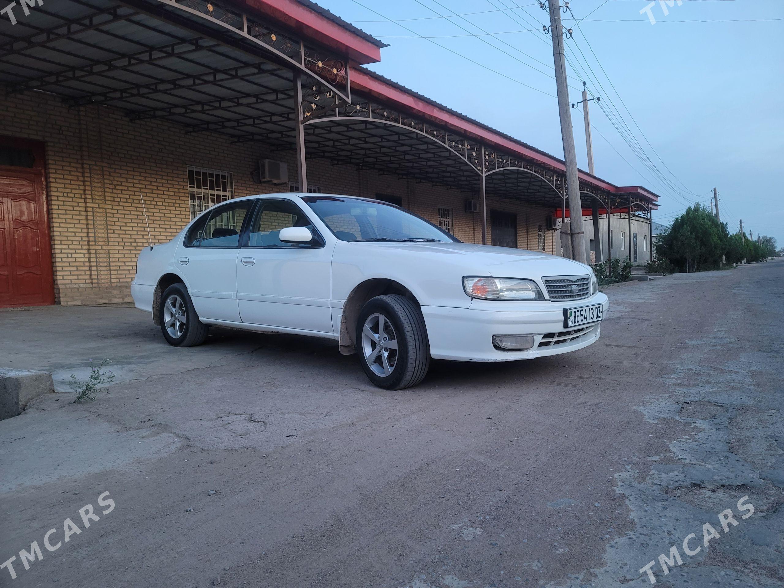 Infiniti I30 1998 - 65 000 TMT - Шабатский этрап - img 1