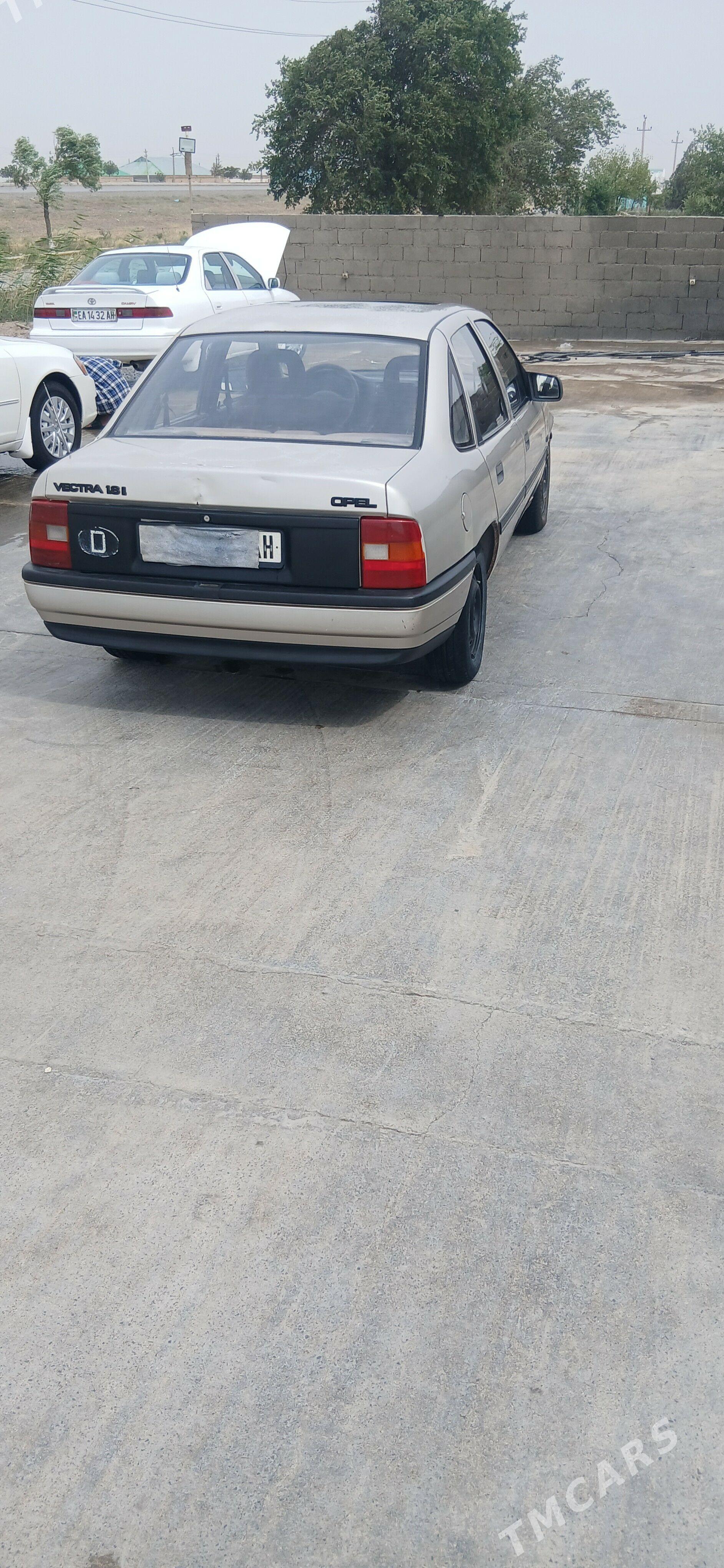 Opel Vectra 1991 - 45 000 TMT - Бахарден - img 1