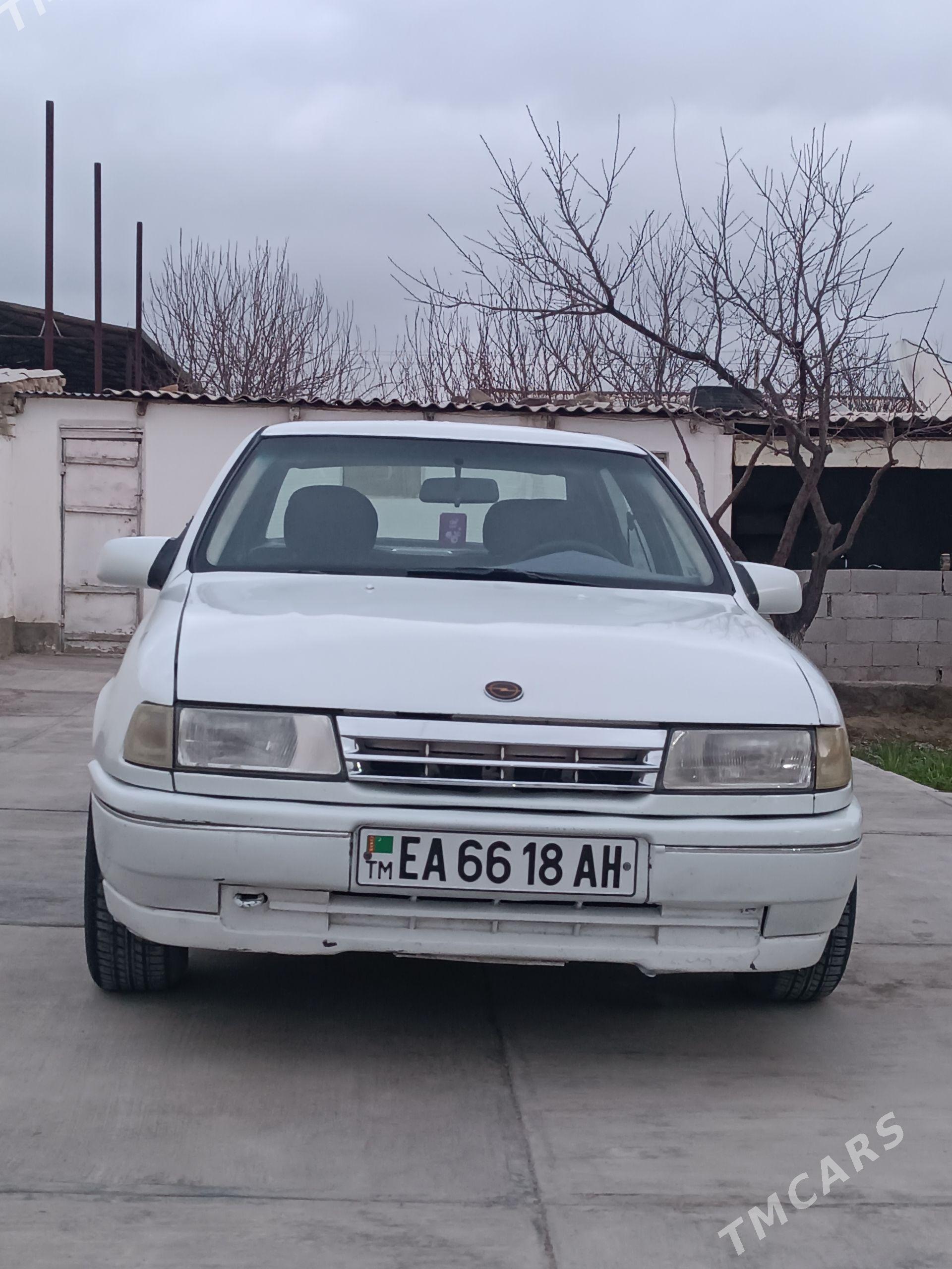 Opel Vectra 1989 - 38 000 TMT - Bäherden - img 1