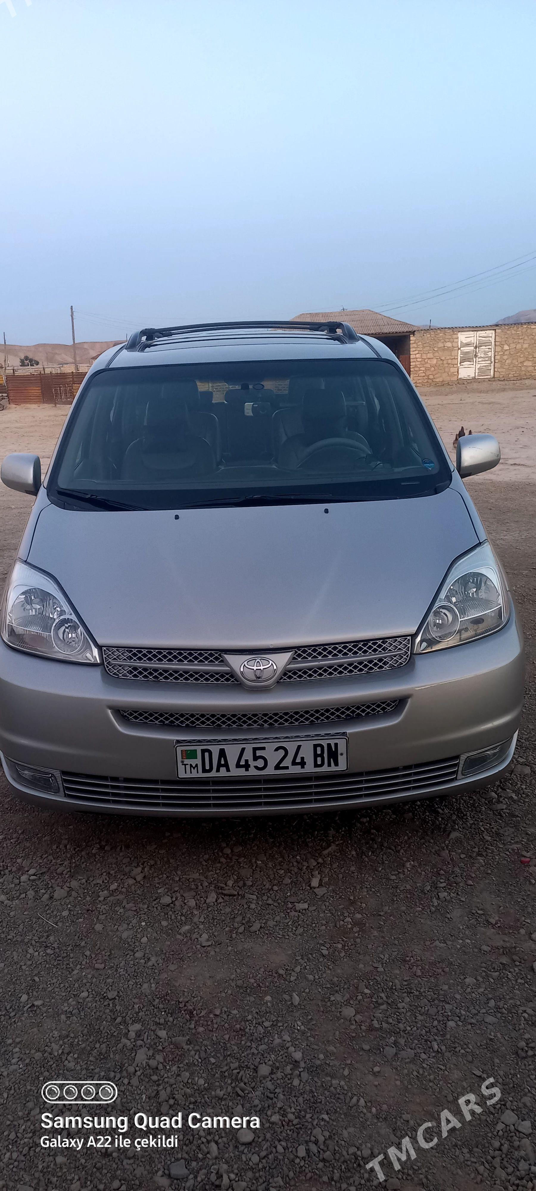 Toyota Sienna 2005 - 290 000 TMT - Гызыларбат - img 1