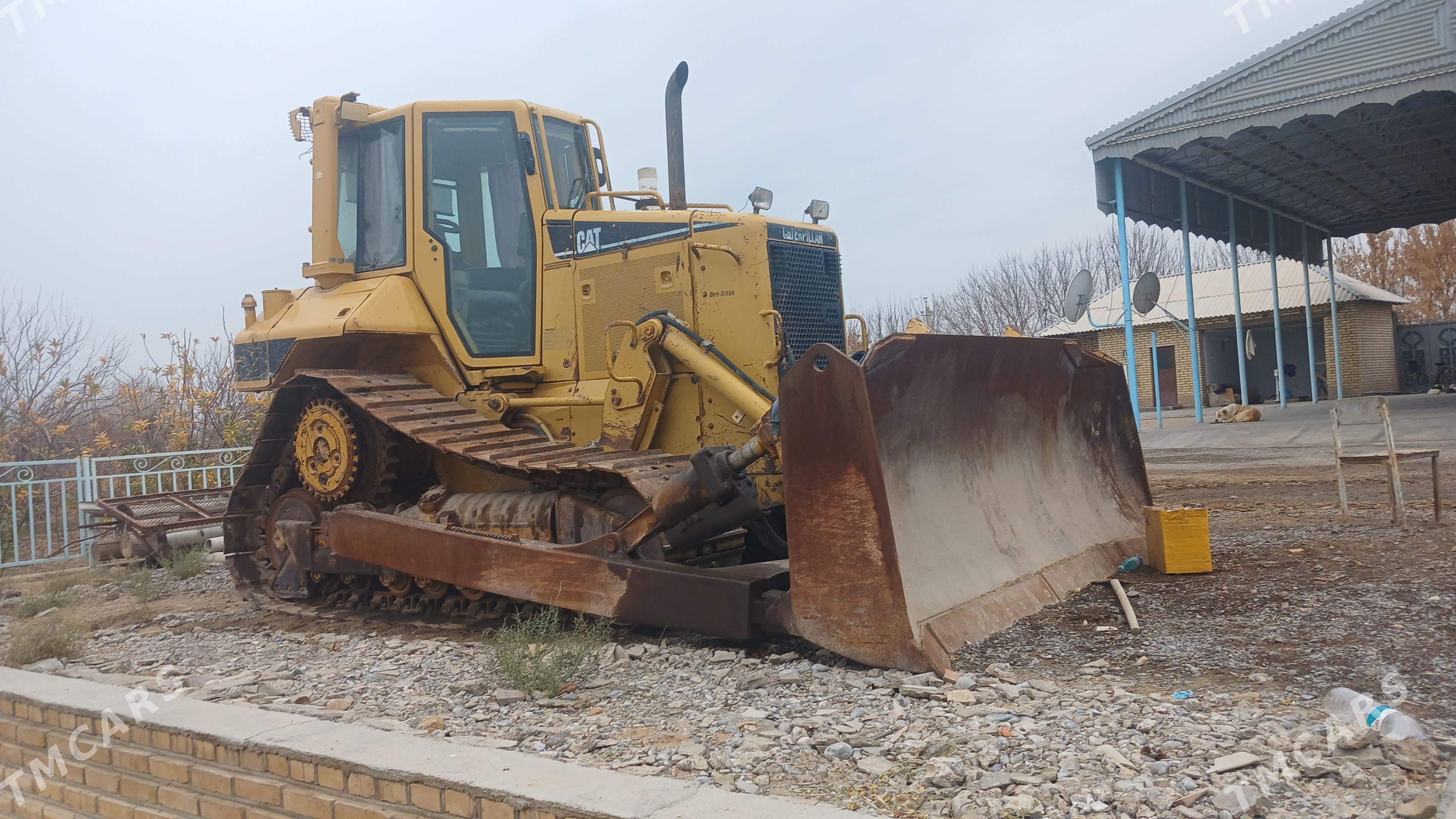 Caterpillar D Series 2014 - 1 000 000 TMT - Baýramaly - img 1