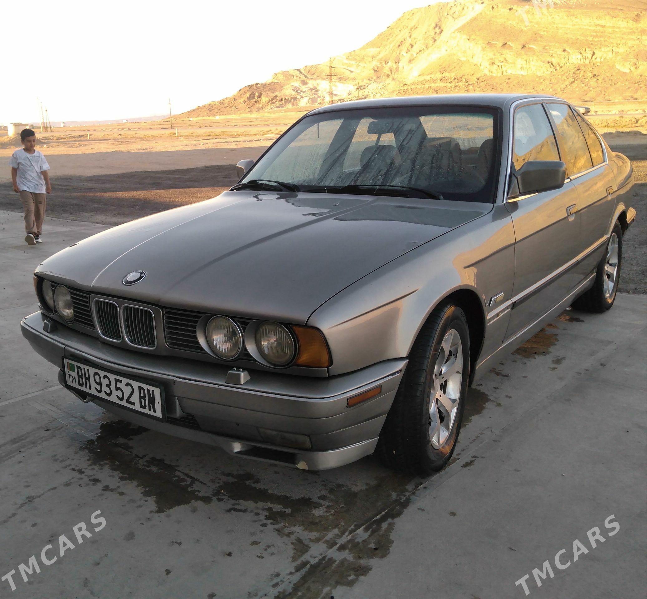 BMW 525 1990 - 70 000 TMT - Балканабат - img 1