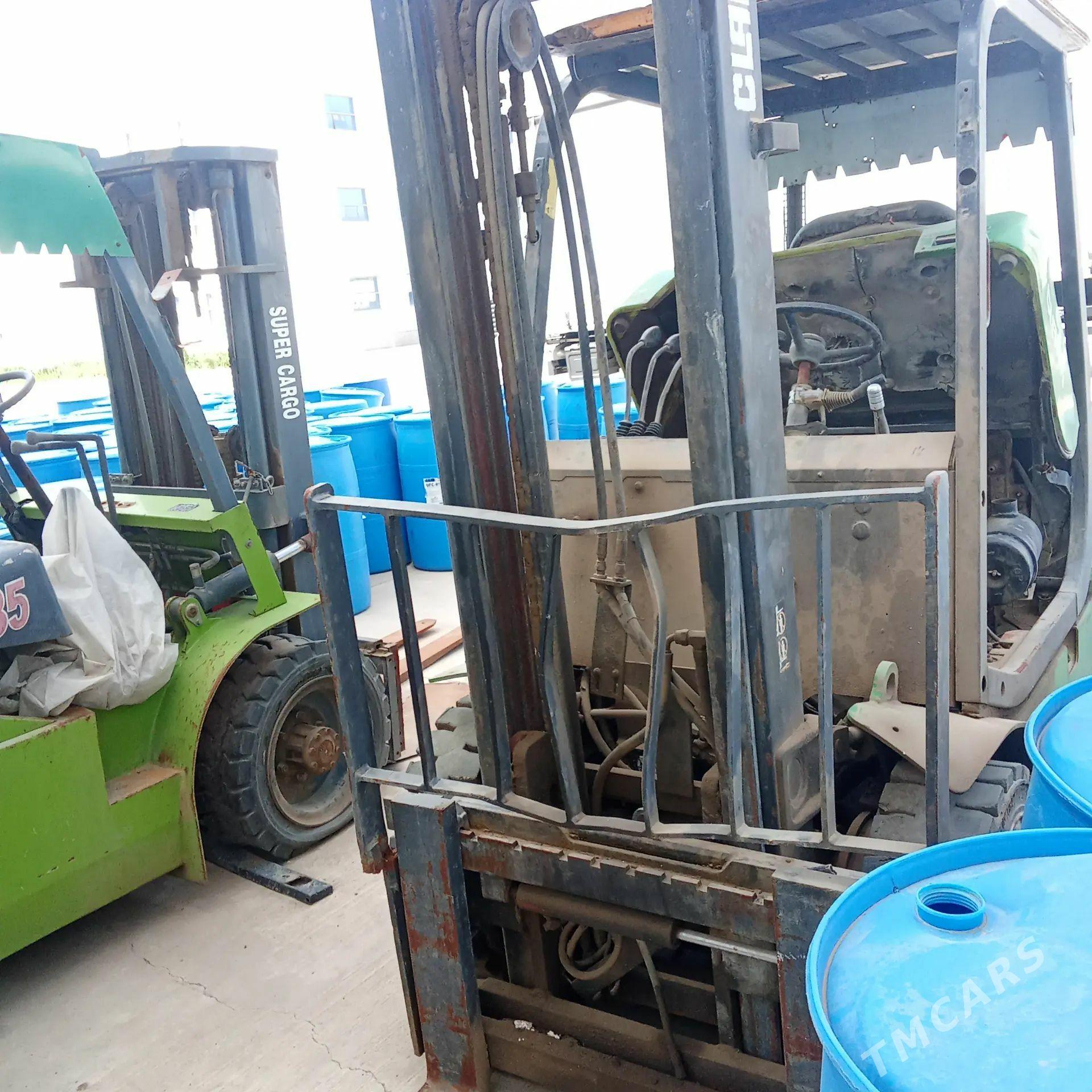 LiuGong Forklift 2014 - 125 000 TMT - Ak bugdaý etraby - img 1