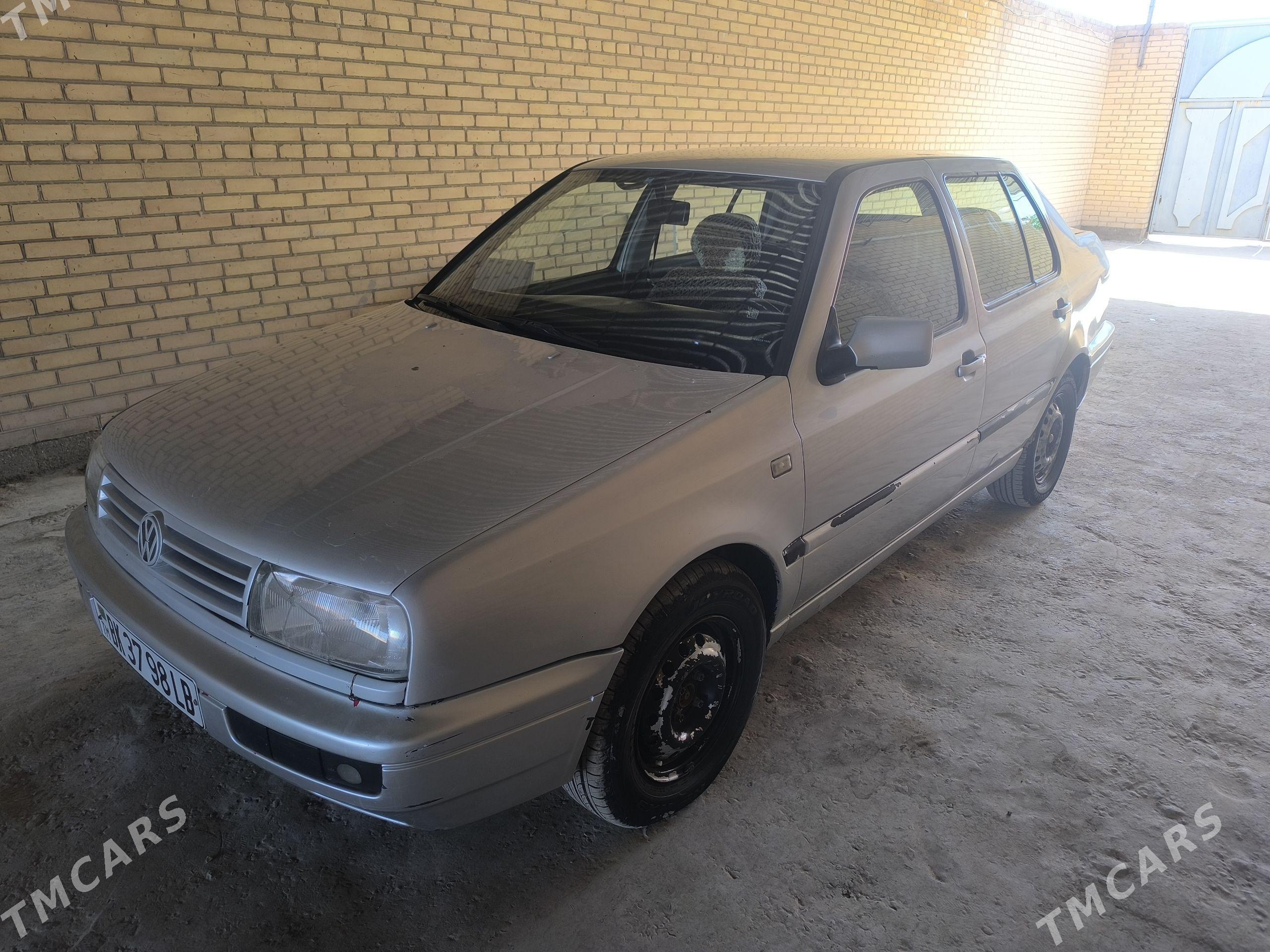 Volkswagen Vento 1993 - 45 000 TMT - Garabekewül - img 1