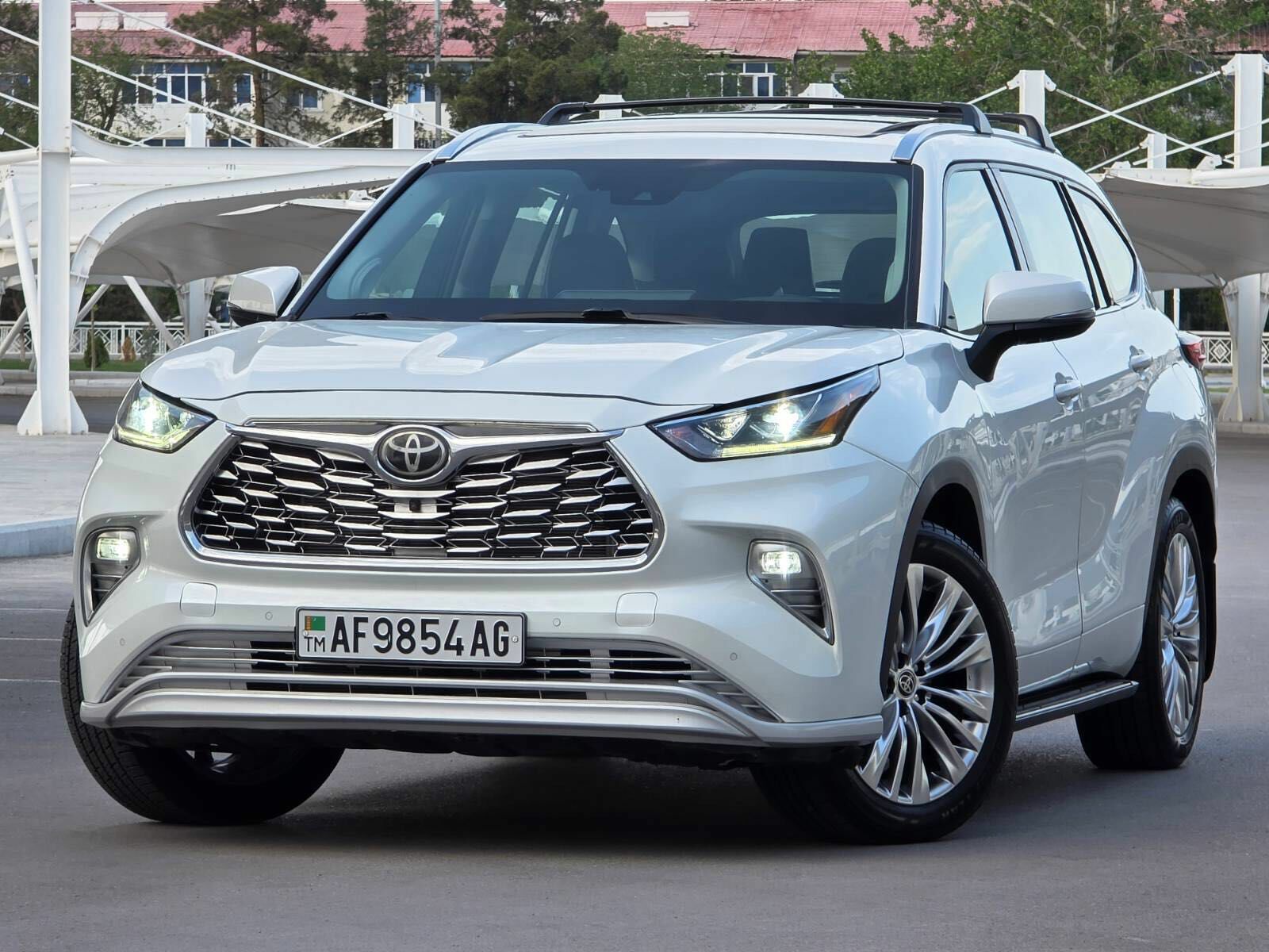 Toyota Highlander 2022 - 690 000 TMT - Aşgabat - img 1