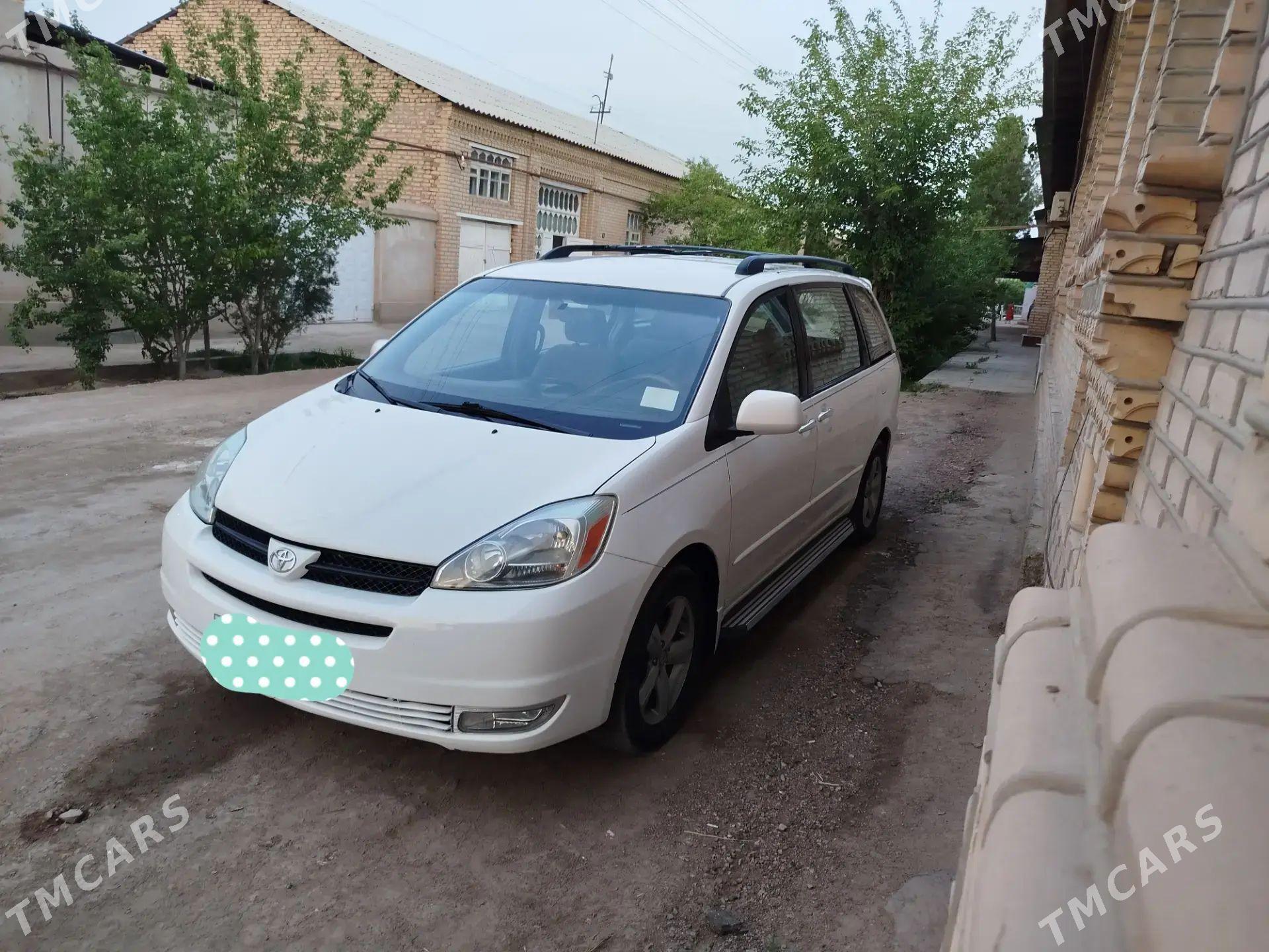 Toyota Sienna 2004 - 257 000 TMT - Губадаг - img 1