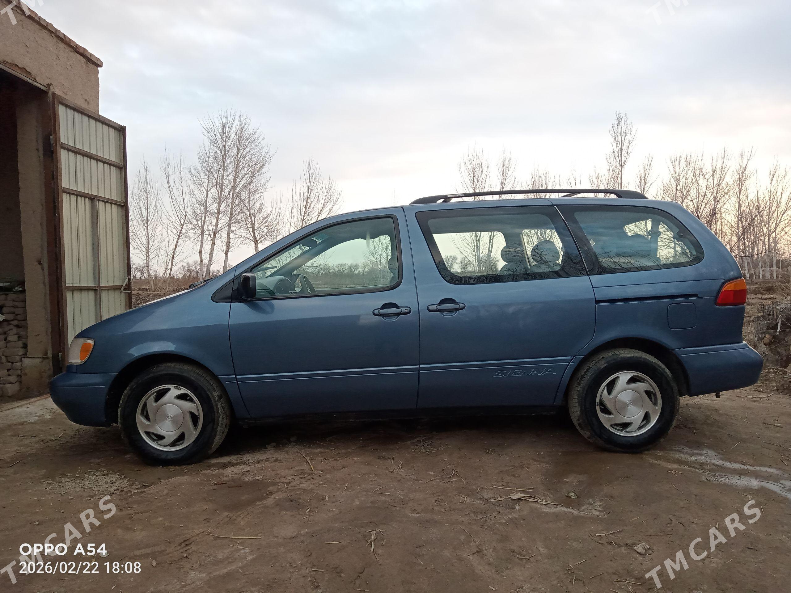 Toyota Sienna 1999 - 160 000 TMT - Кёнеургенч - img 1